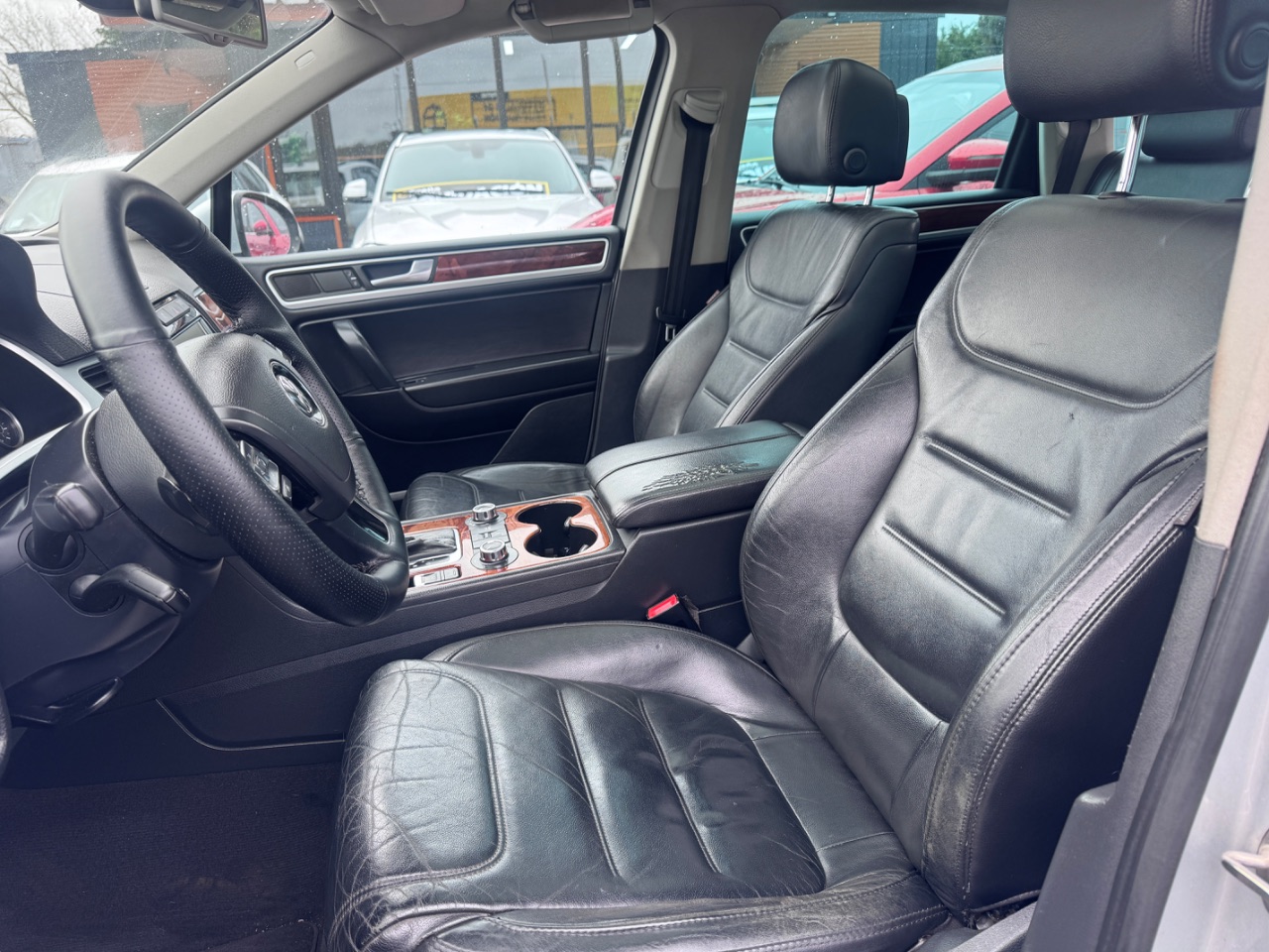 Volkswagen Touareg — foto 7 de 14
