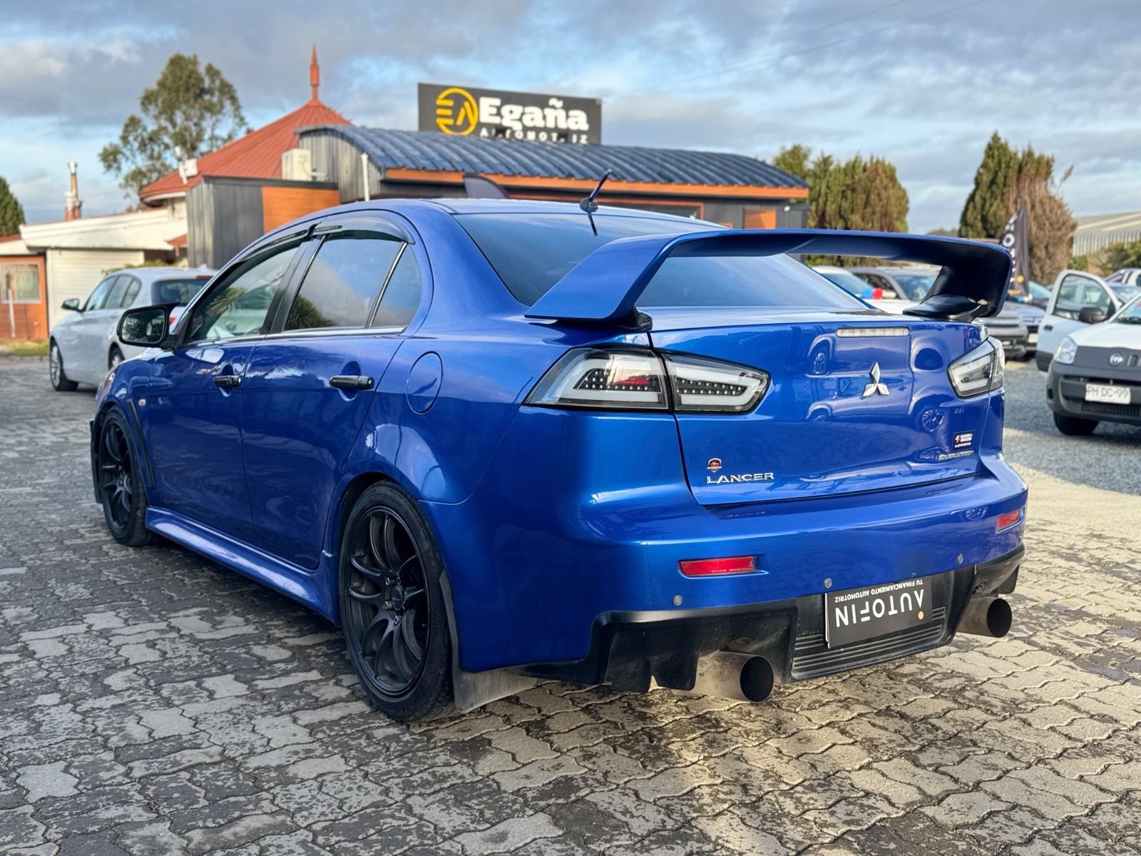 Mitsubishi Lancer — foto 6 de 13