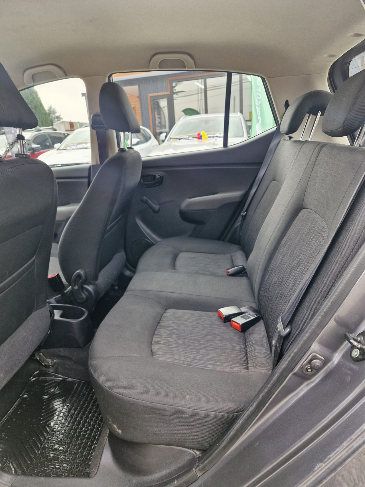 Hyundai I10 — foto 7 de 10