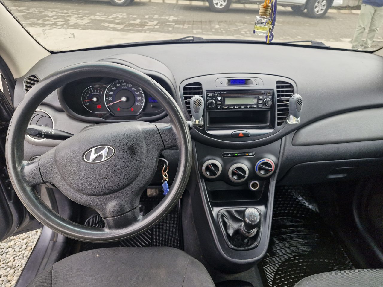 Hyundai I10 — foto 9 de 10
