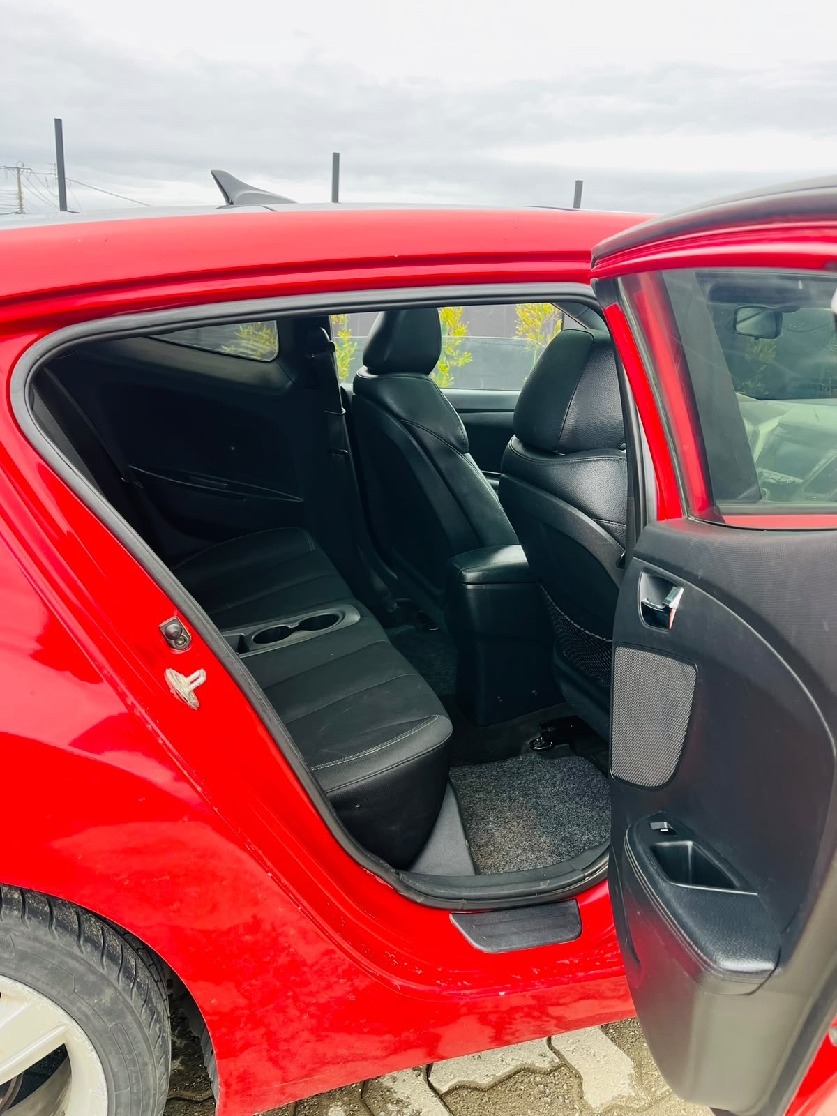 Hyundai Veloster — foto 10 de 15