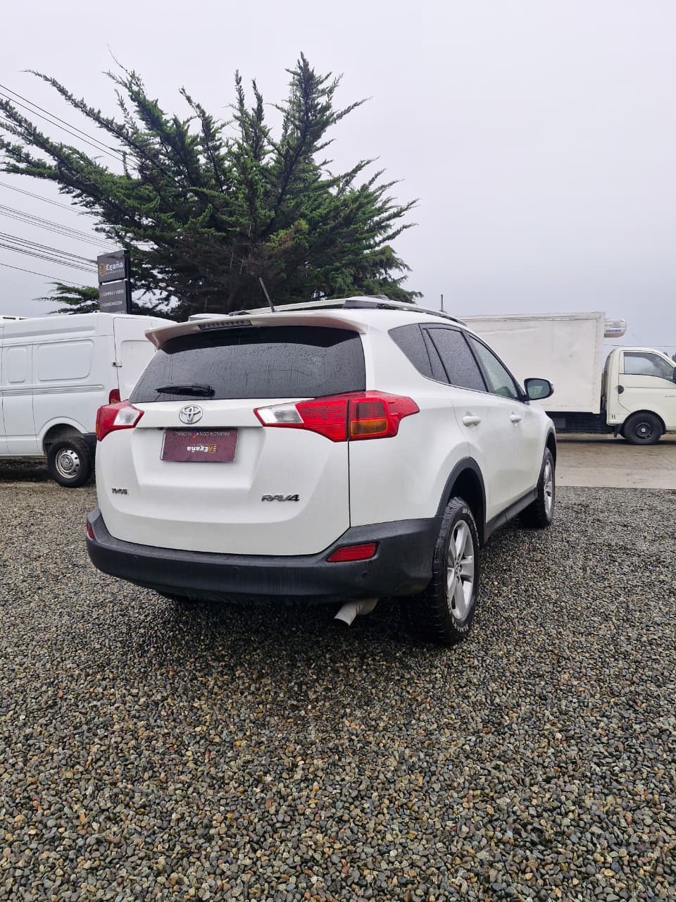 Toyota RAV4 — foto 2 de 15