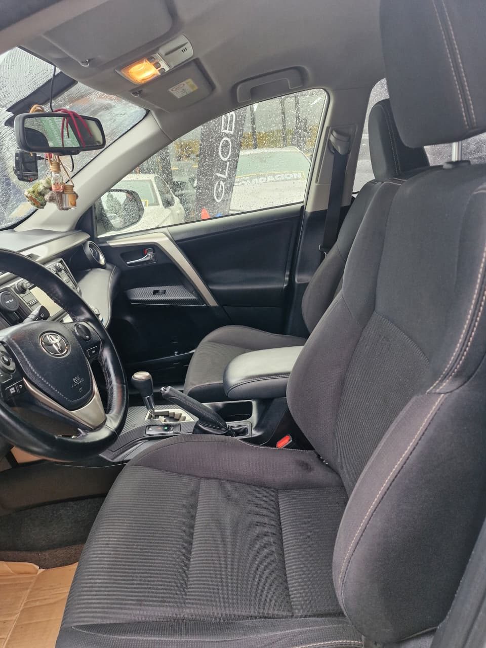 Toyota RAV4 — foto 4 de 15