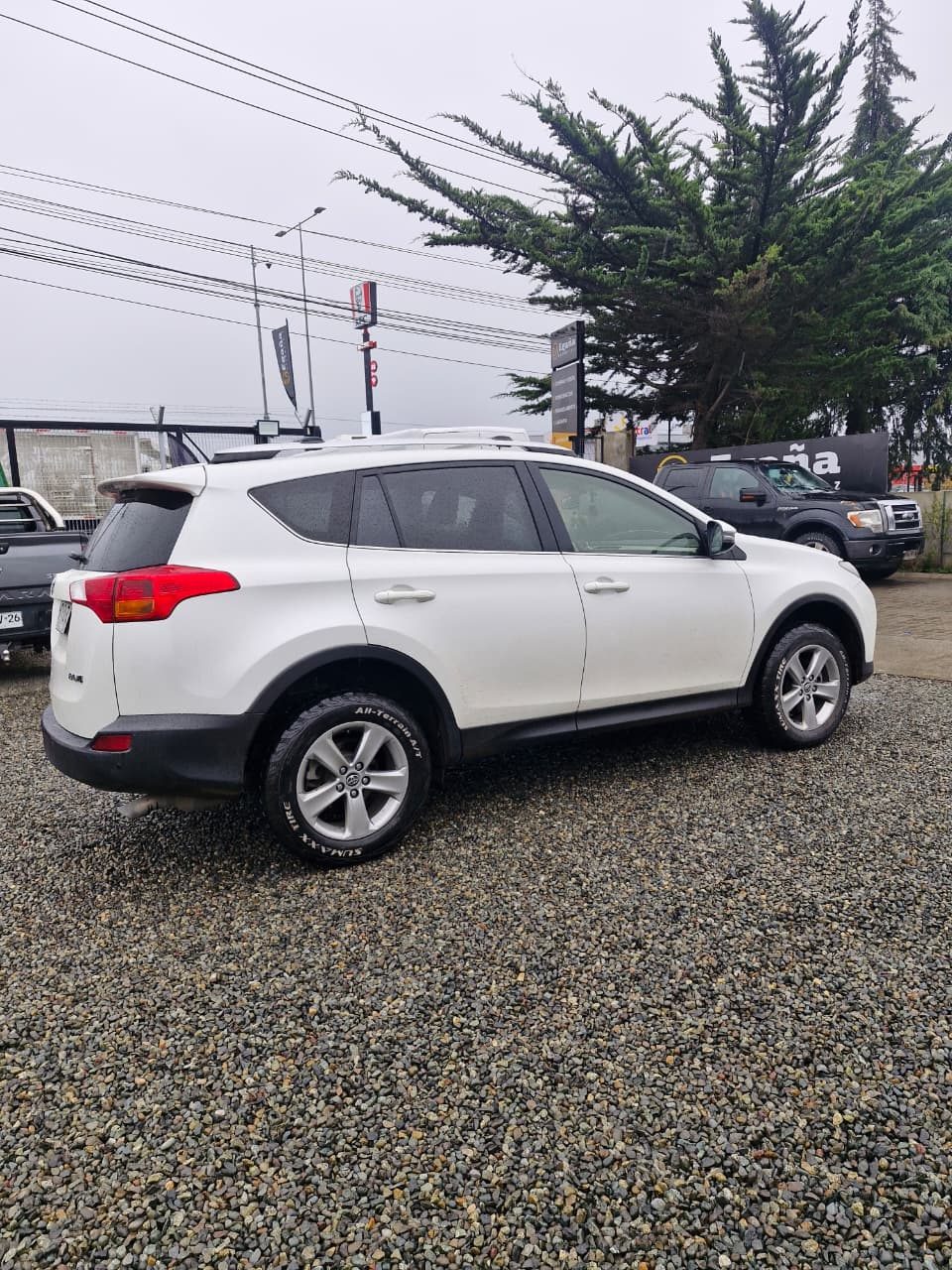 Toyota RAV4 — foto 6 de 15