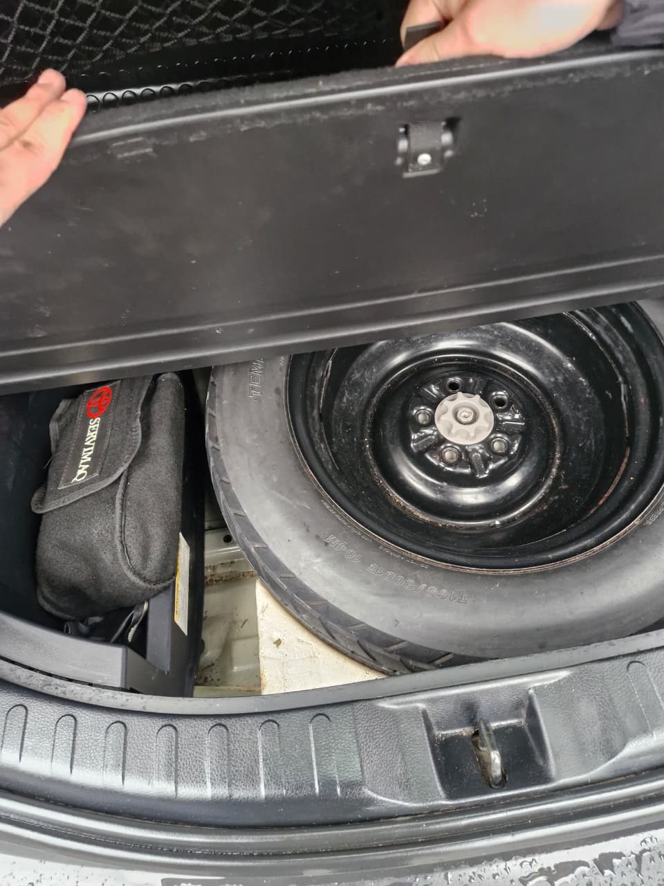 Toyota RAV4 — foto 7 de 15