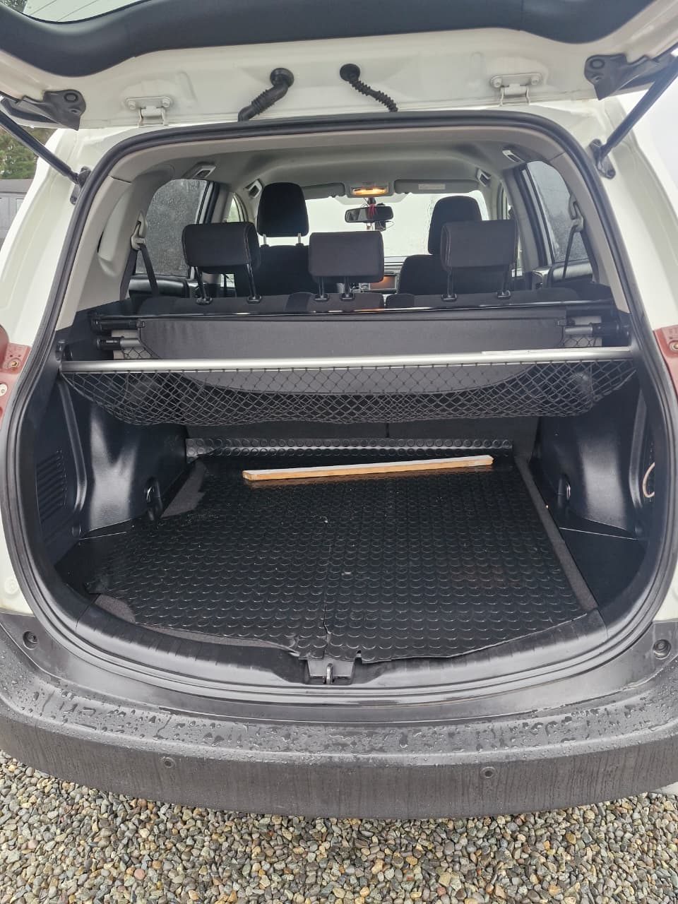 Toyota RAV4 — foto 10 de 15