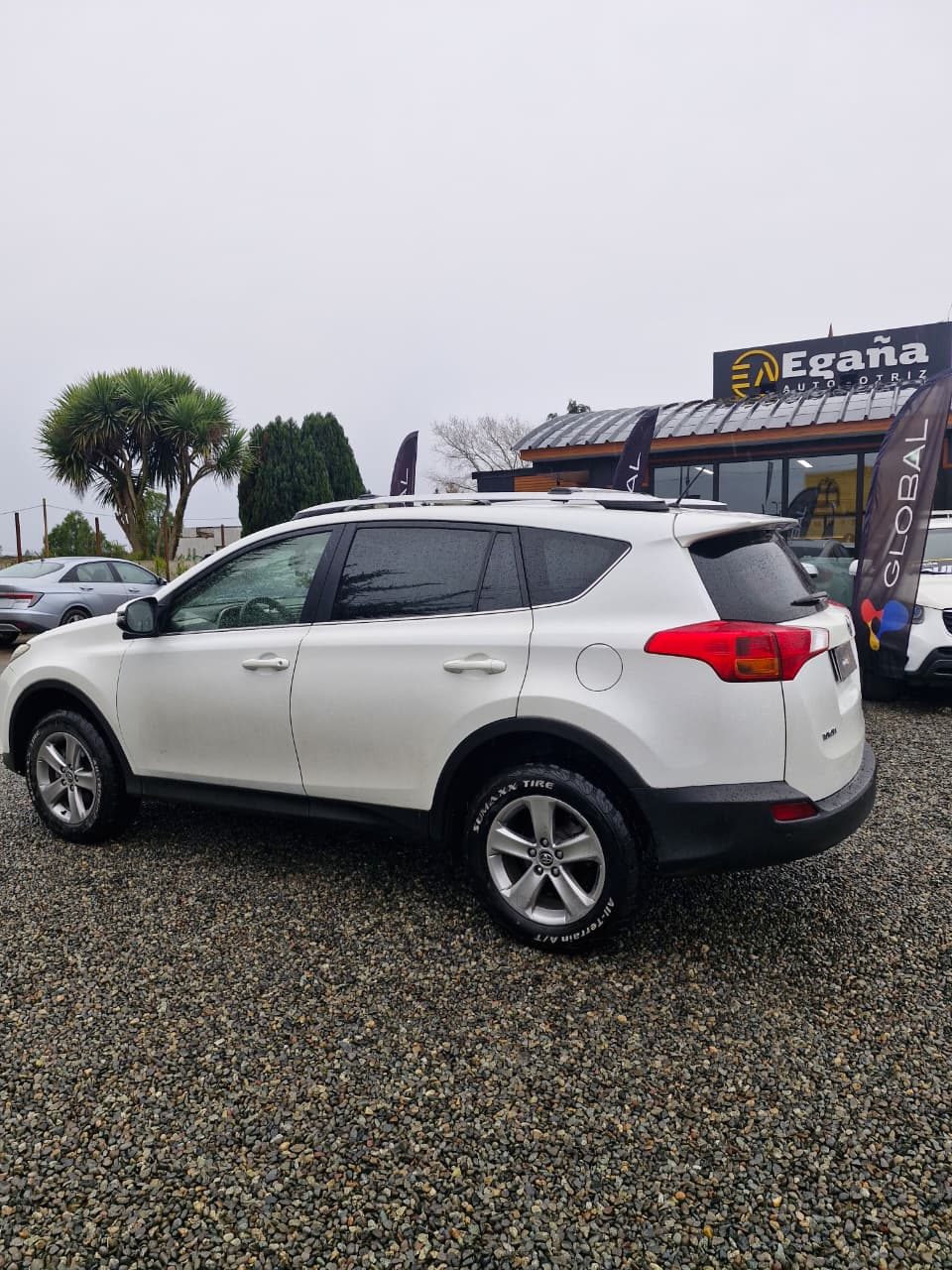 Toyota RAV4 — foto 15 de 15