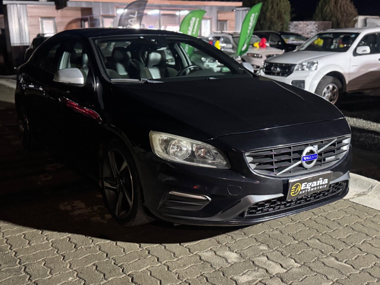 Volvo S60 T4 R Desing — foto 3 de 9