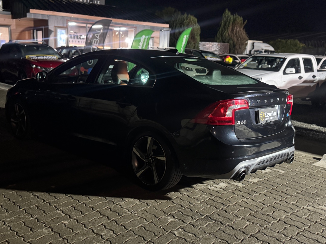 Volvo S60 T4 R Desing — foto 6 de 9