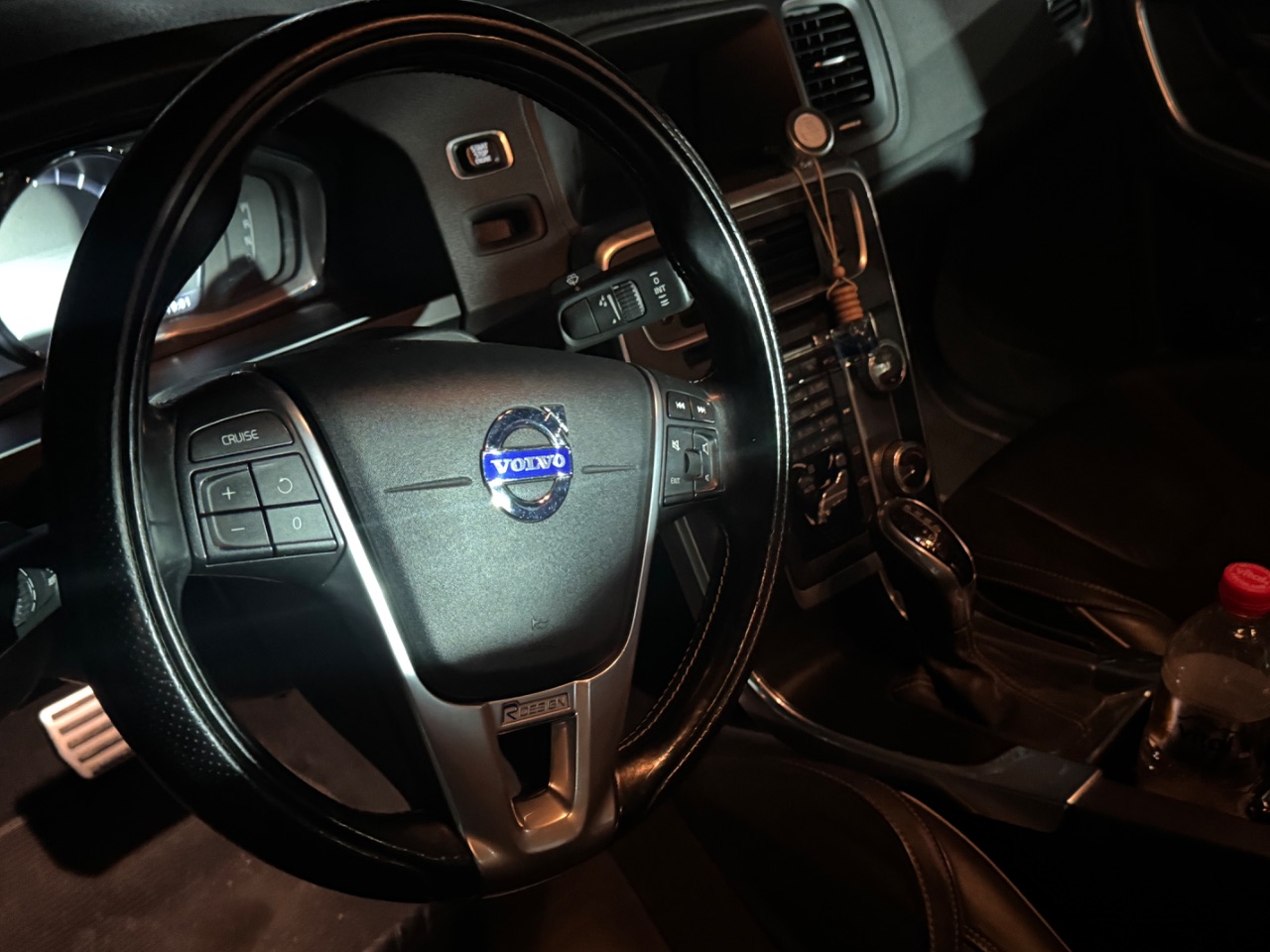 Volvo S60 T4 R Desing — foto 8 de 9