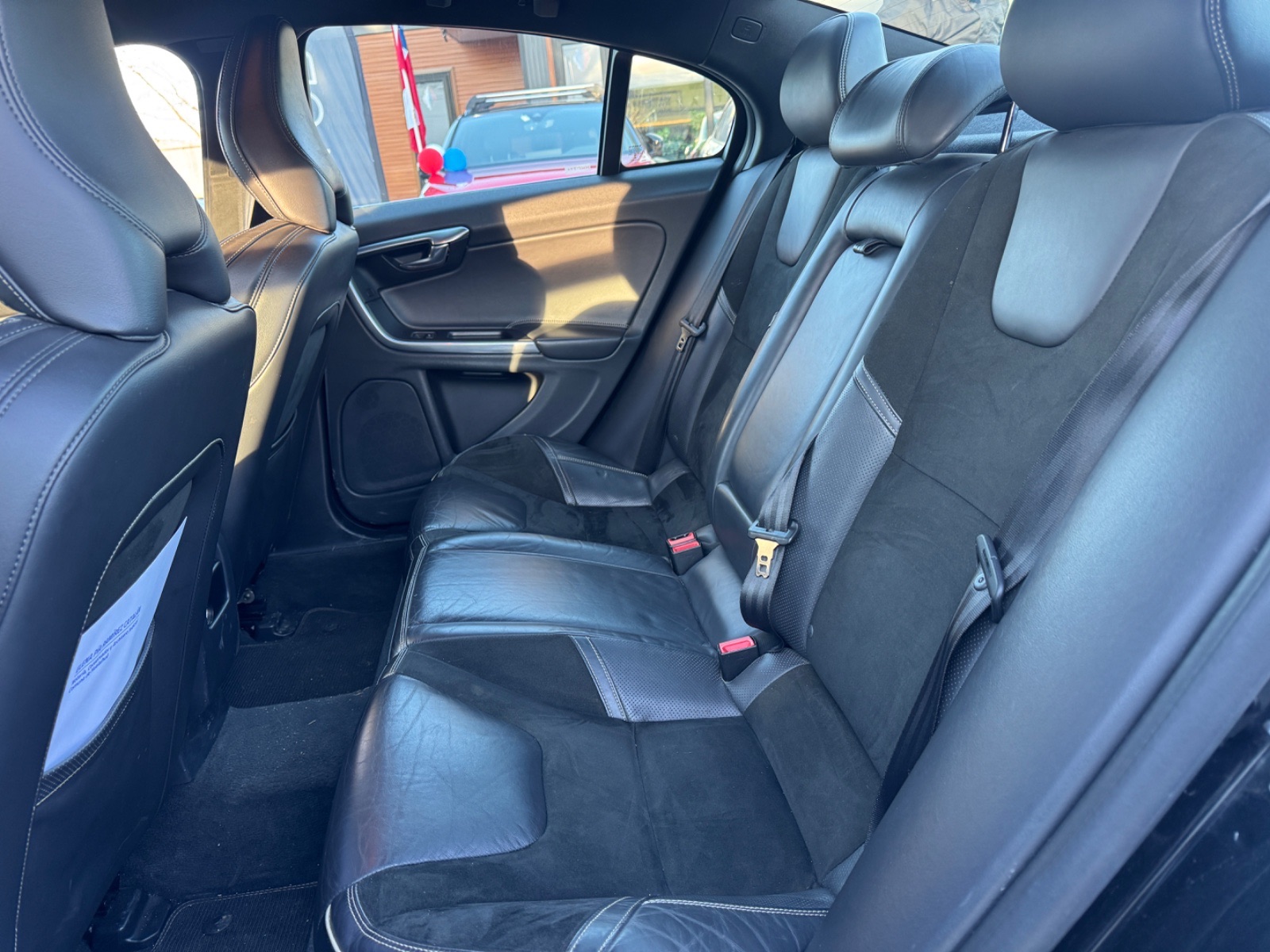 Volvo S60 — foto 8 de 11