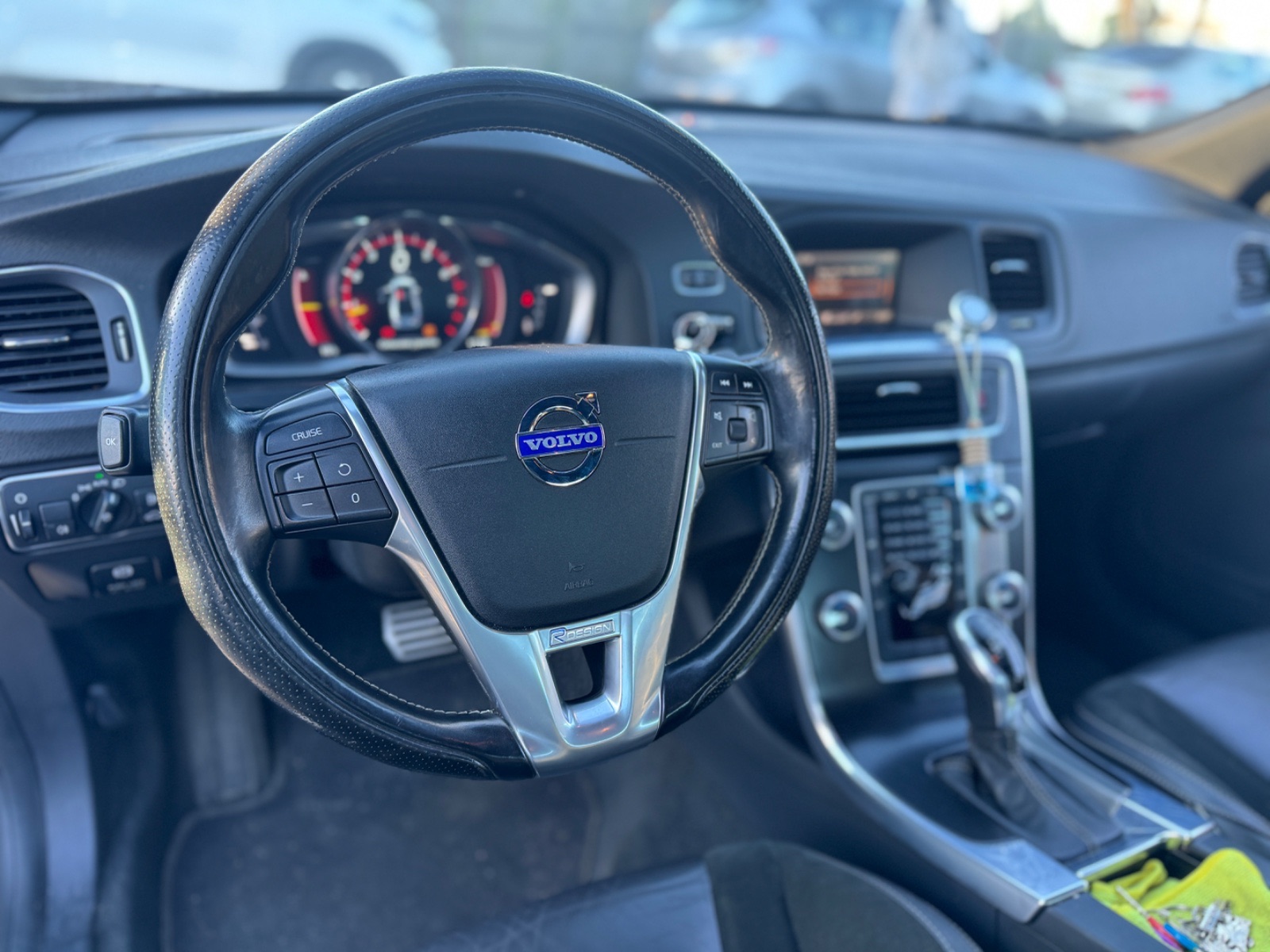 Volvo S60 — foto 10 de 11