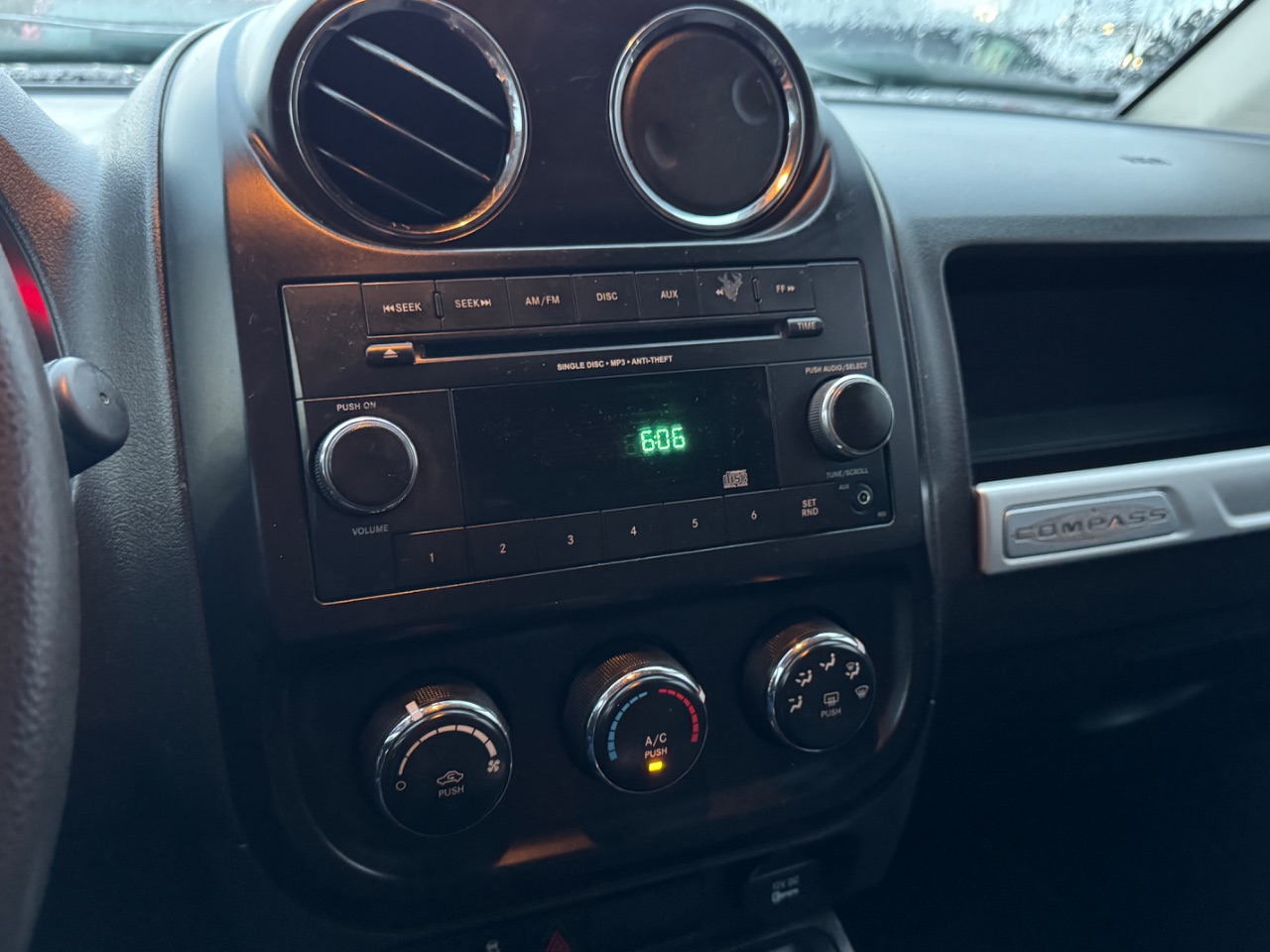 Jeep Compass — foto 12 de 13