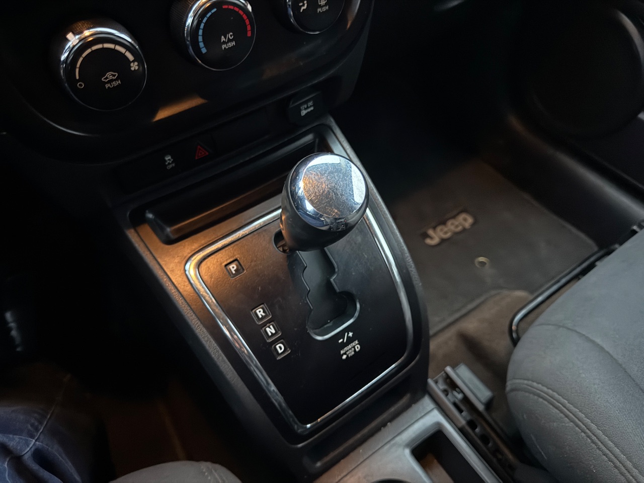 Jeep Compass — foto 13 de 13