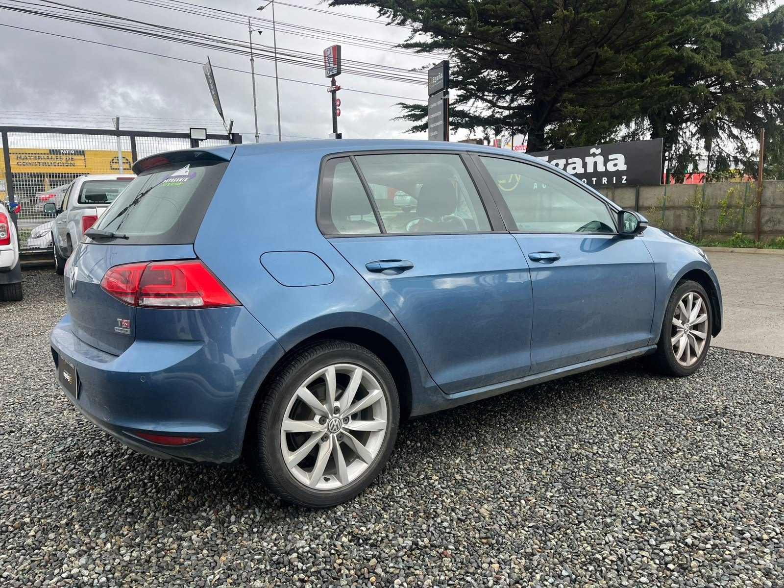 Volkswagen Golf — foto 4 de 12