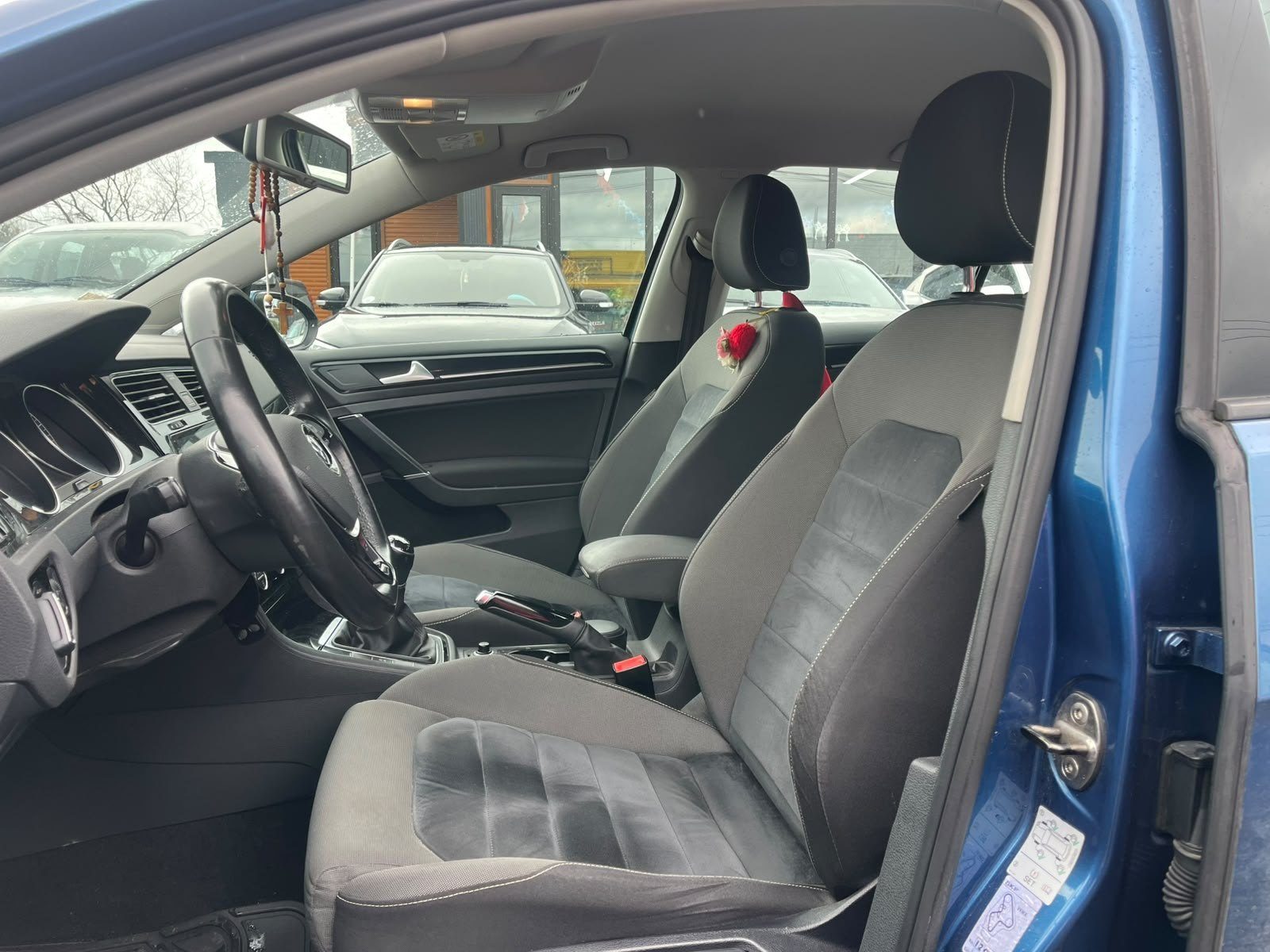 Volkswagen Golf — foto 7 de 12