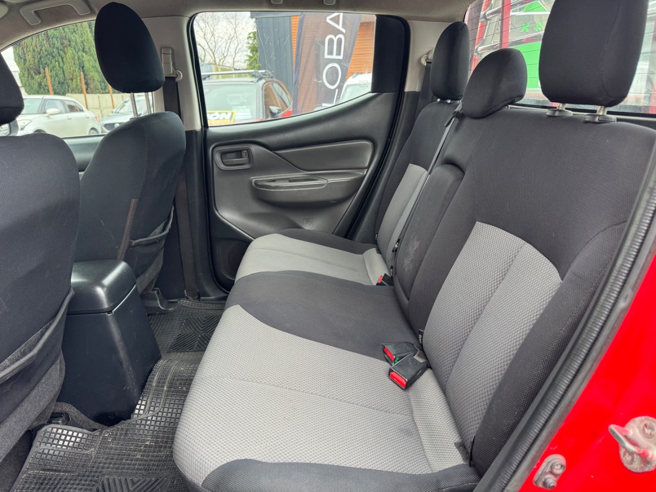 Mitsubishi New L200 — foto 8 de 12
