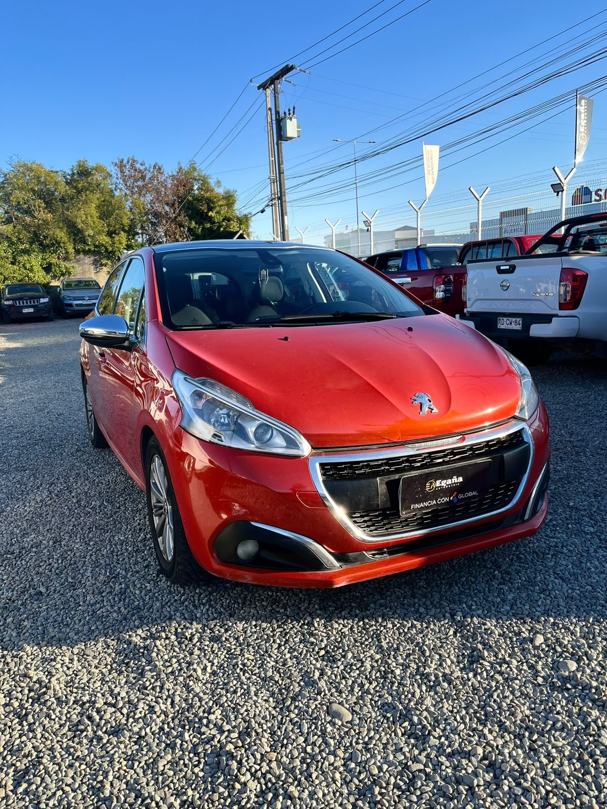 Peugeot 208 — foto 10 de 13