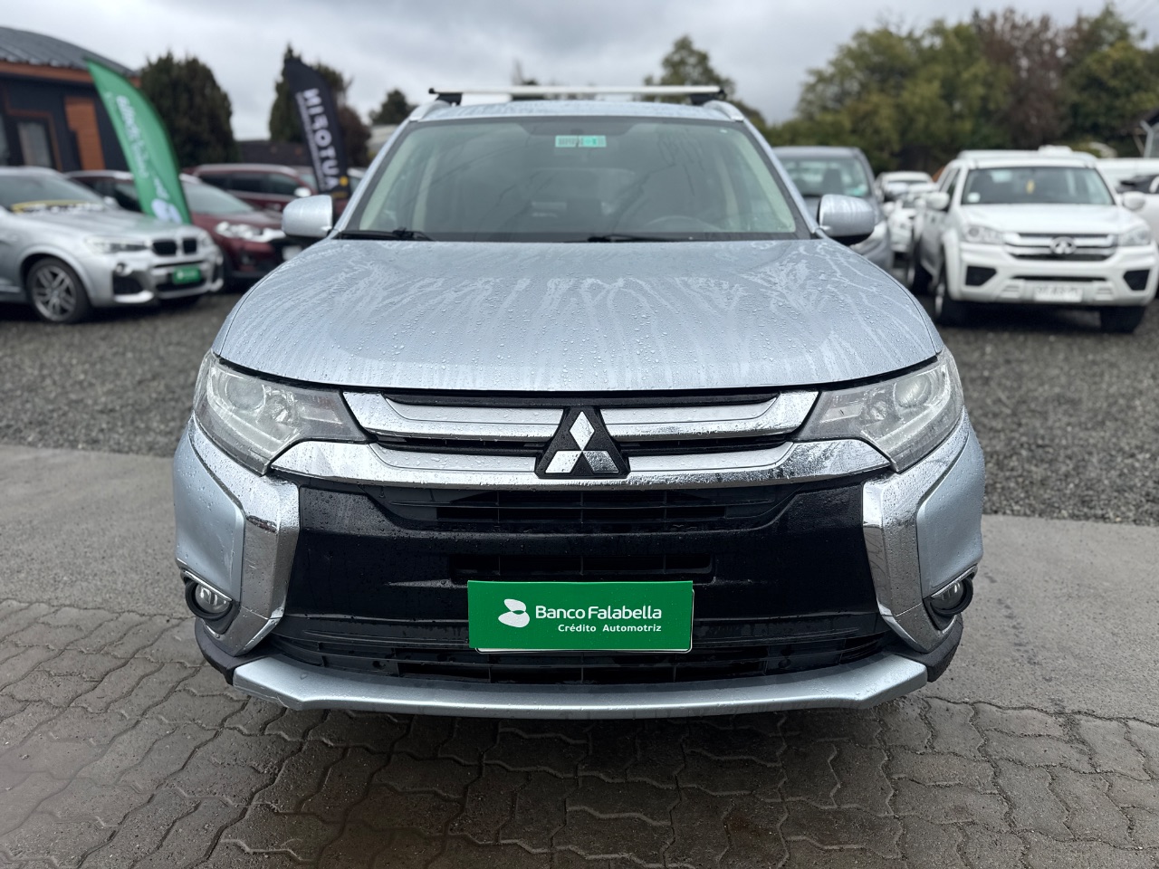 Mitsubishi Outlander — foto 2 de 12