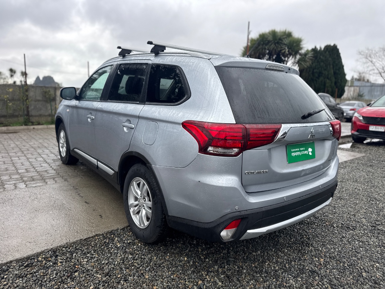 Mitsubishi Outlander — foto 6 de 12