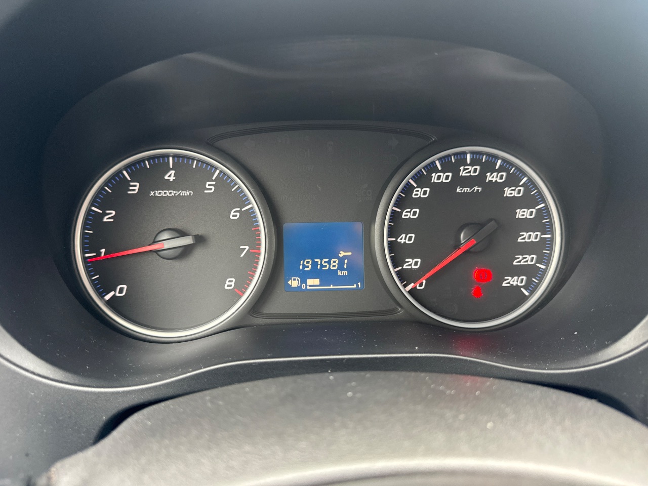 Mitsubishi Outlander — foto 11 de 12
