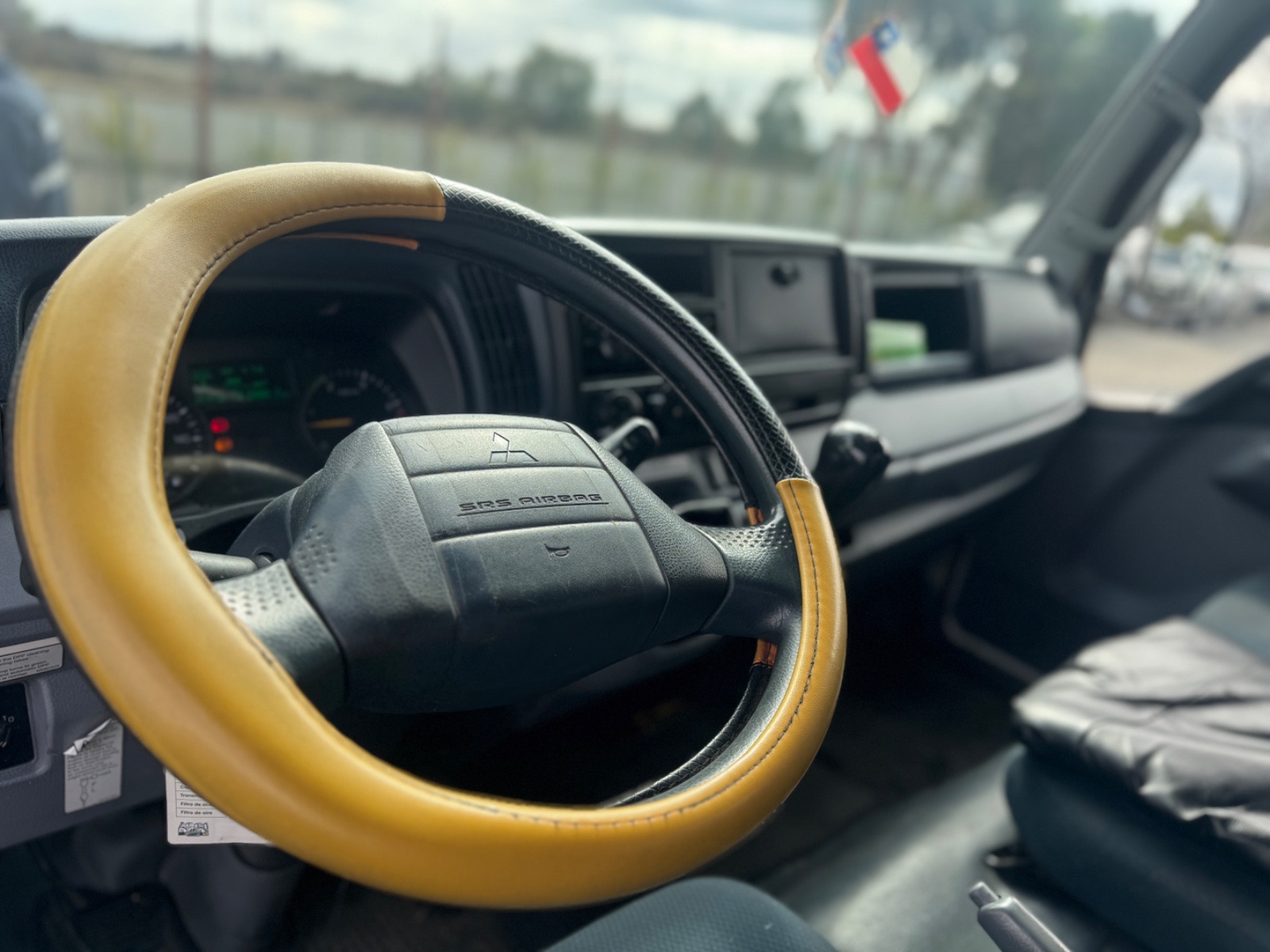 Mitsubishi Fuso Fuso Canter — foto 9 de 11