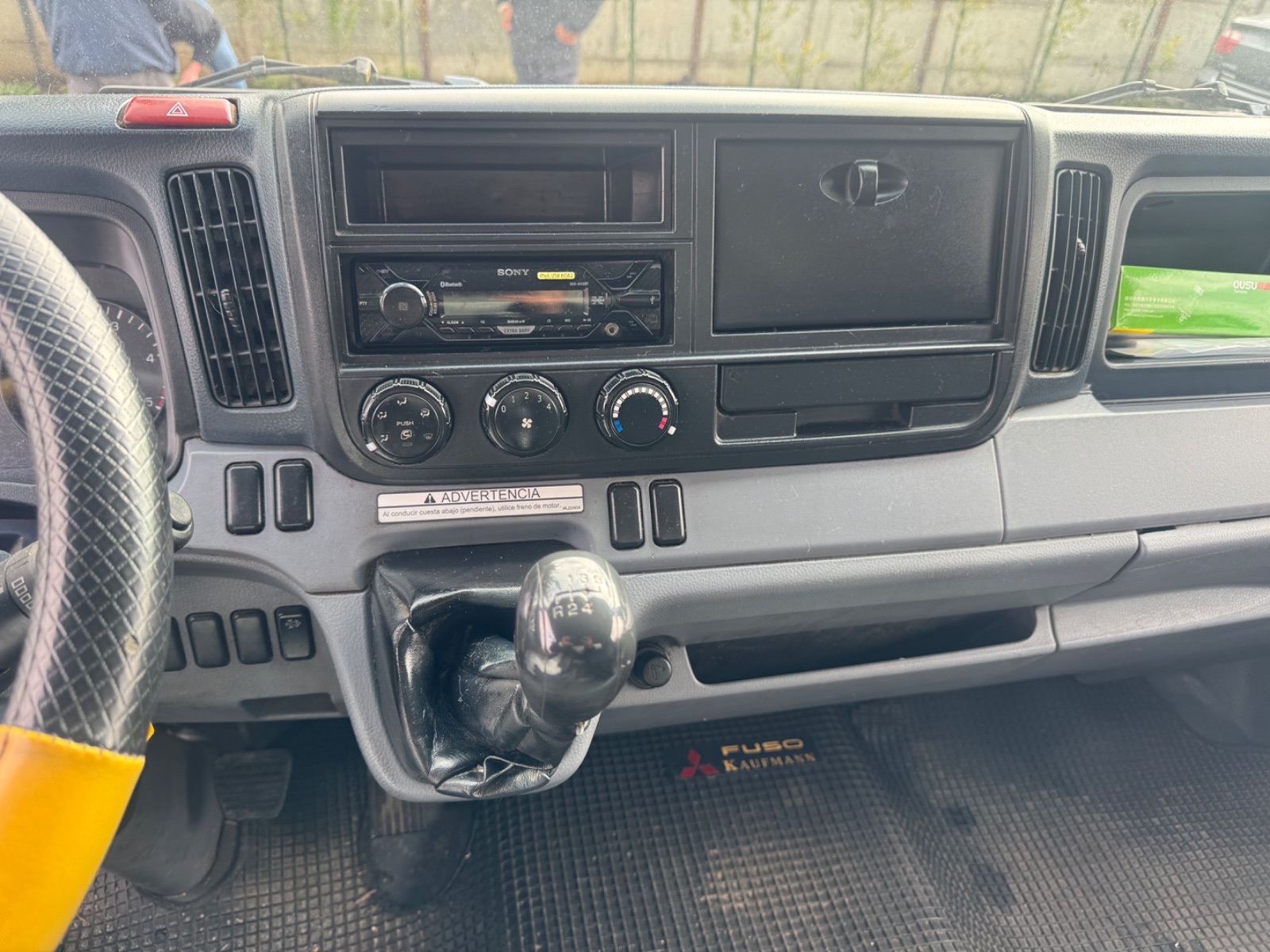 Mitsubishi Fuso Fuso Canter — foto 10 de 11