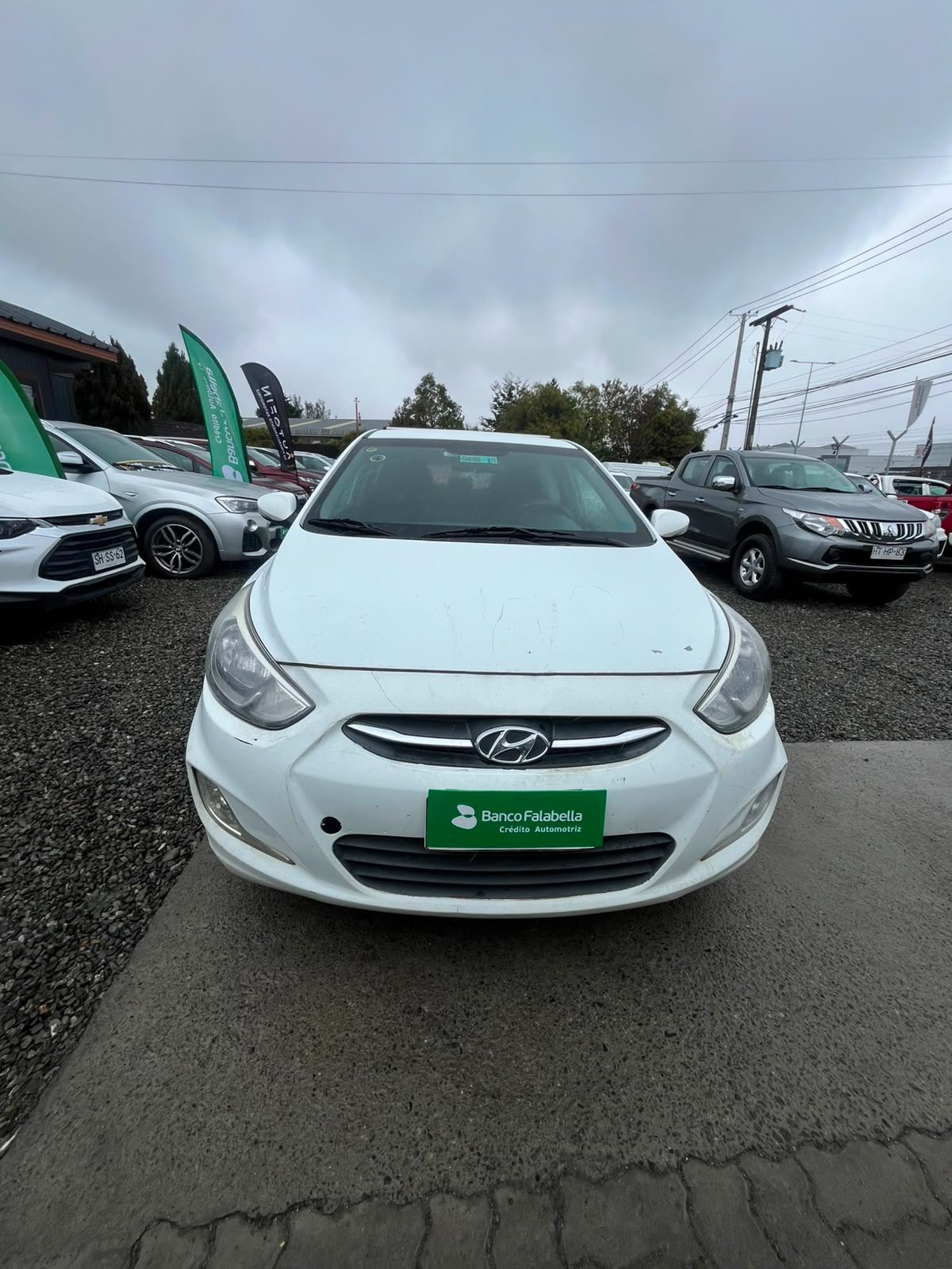Hyundai Accent 1.4 Ac — foto 2 de 9
