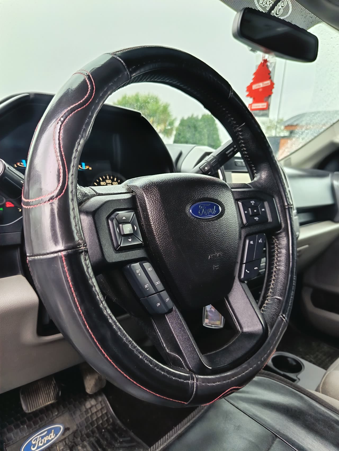 Ford F150 — foto 12 de 15