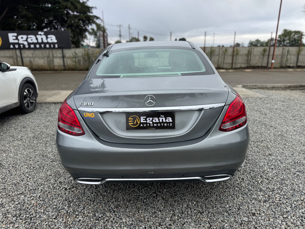 Mercedes-Benz C180 — foto 5 de 12