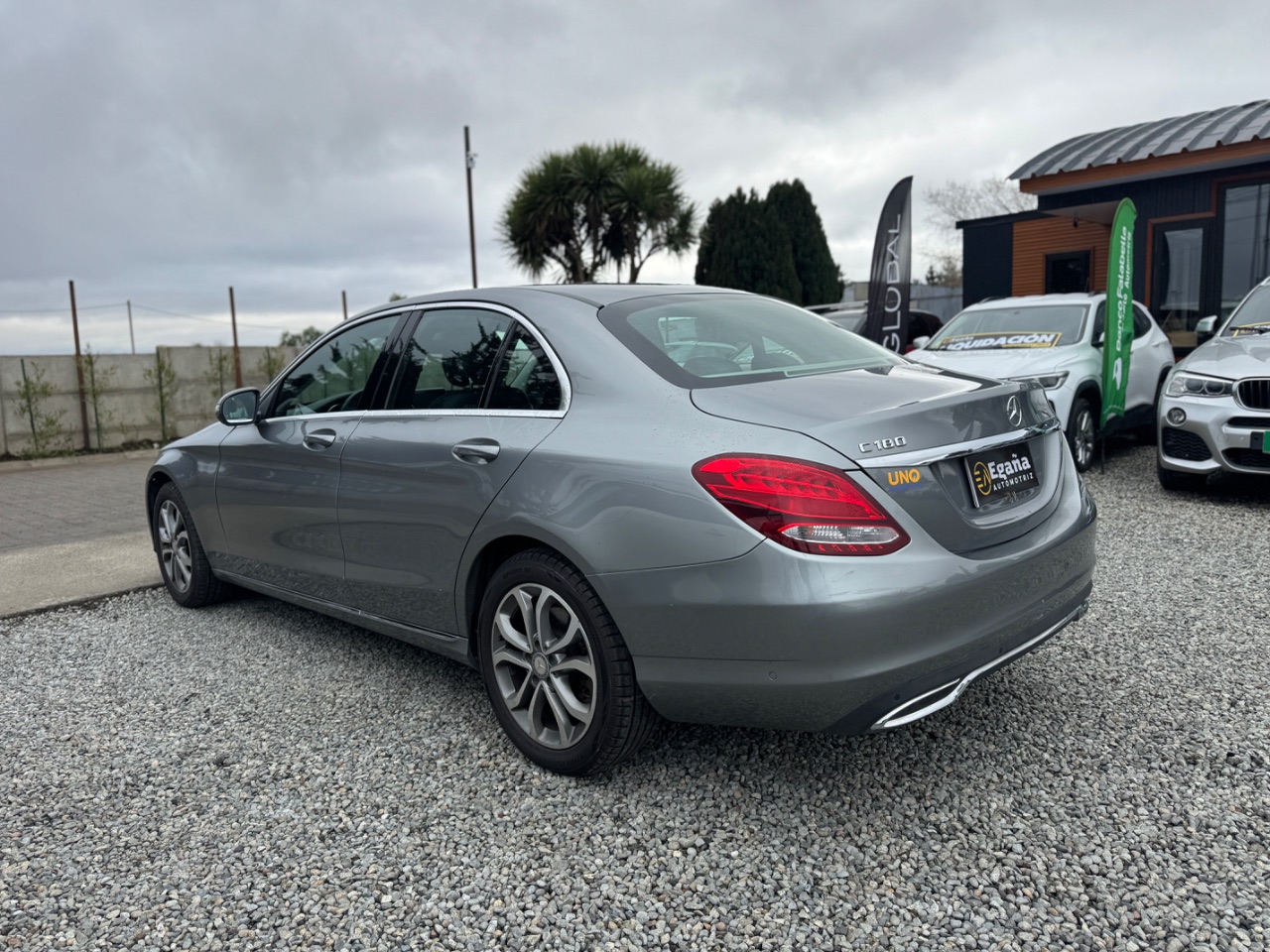 Mercedes-Benz C180 — foto 6 de 12