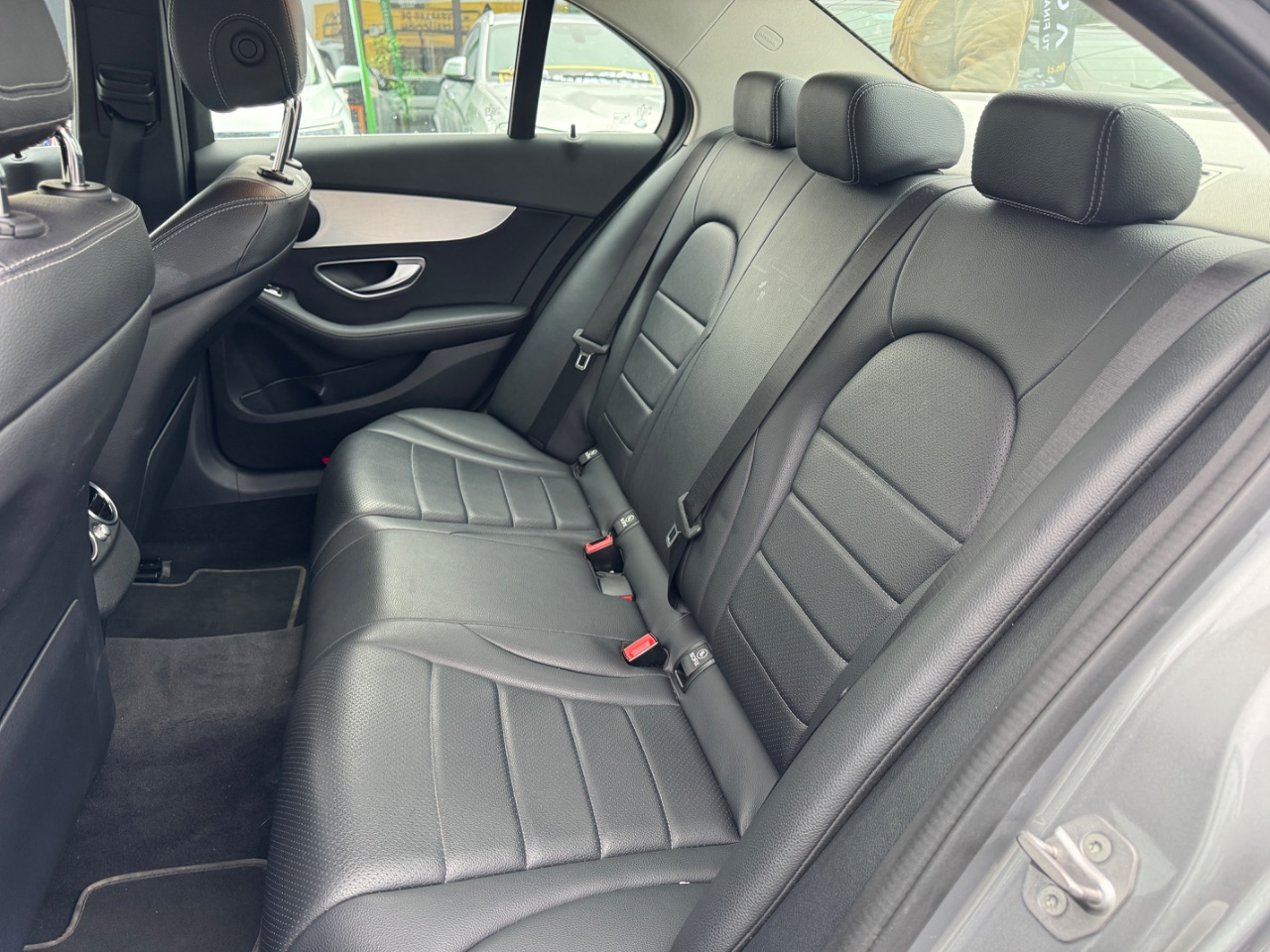 Mercedes-Benz C180 — foto 8 de 12