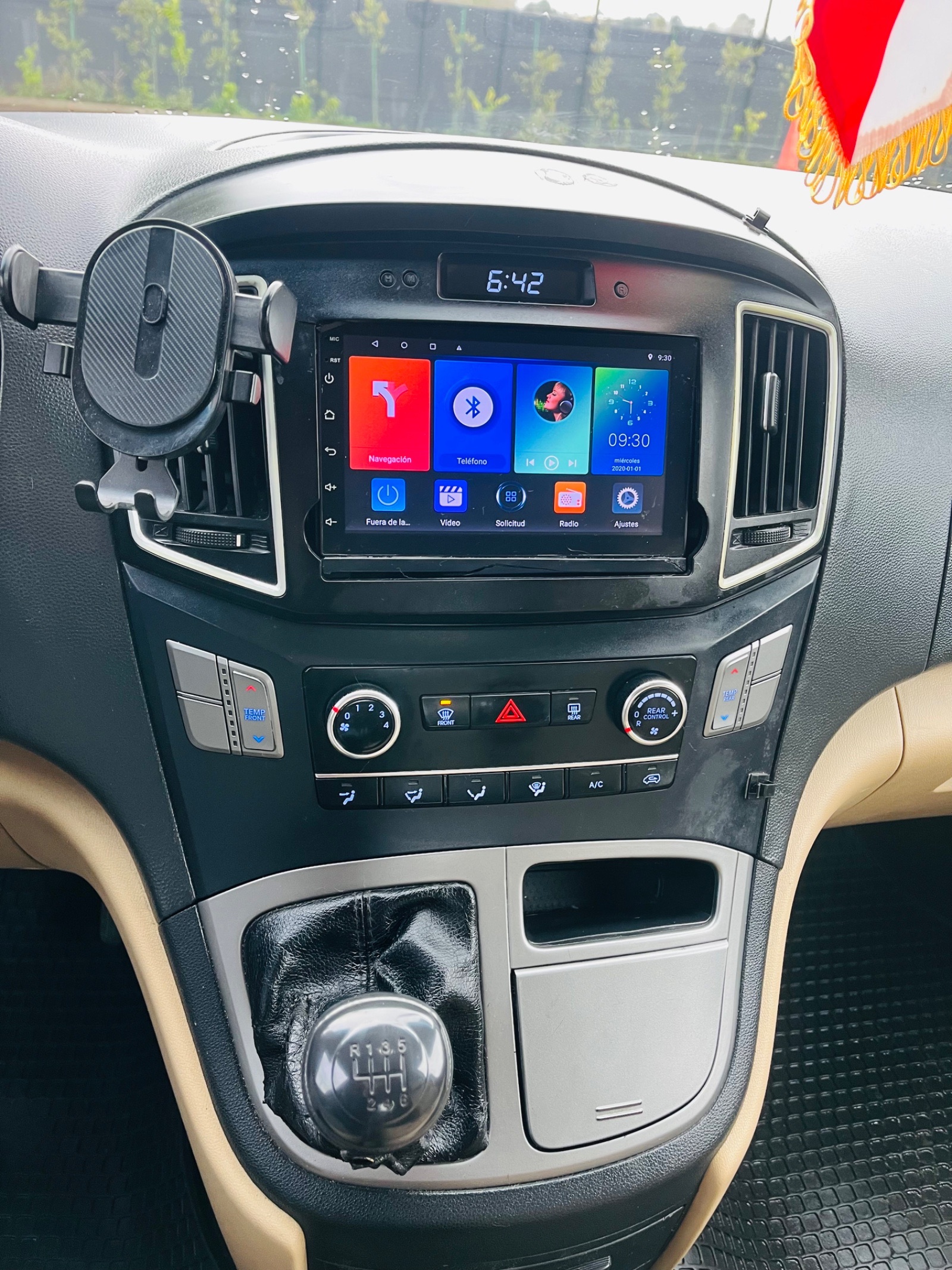 Hyundai H-1 — foto 14 de 15