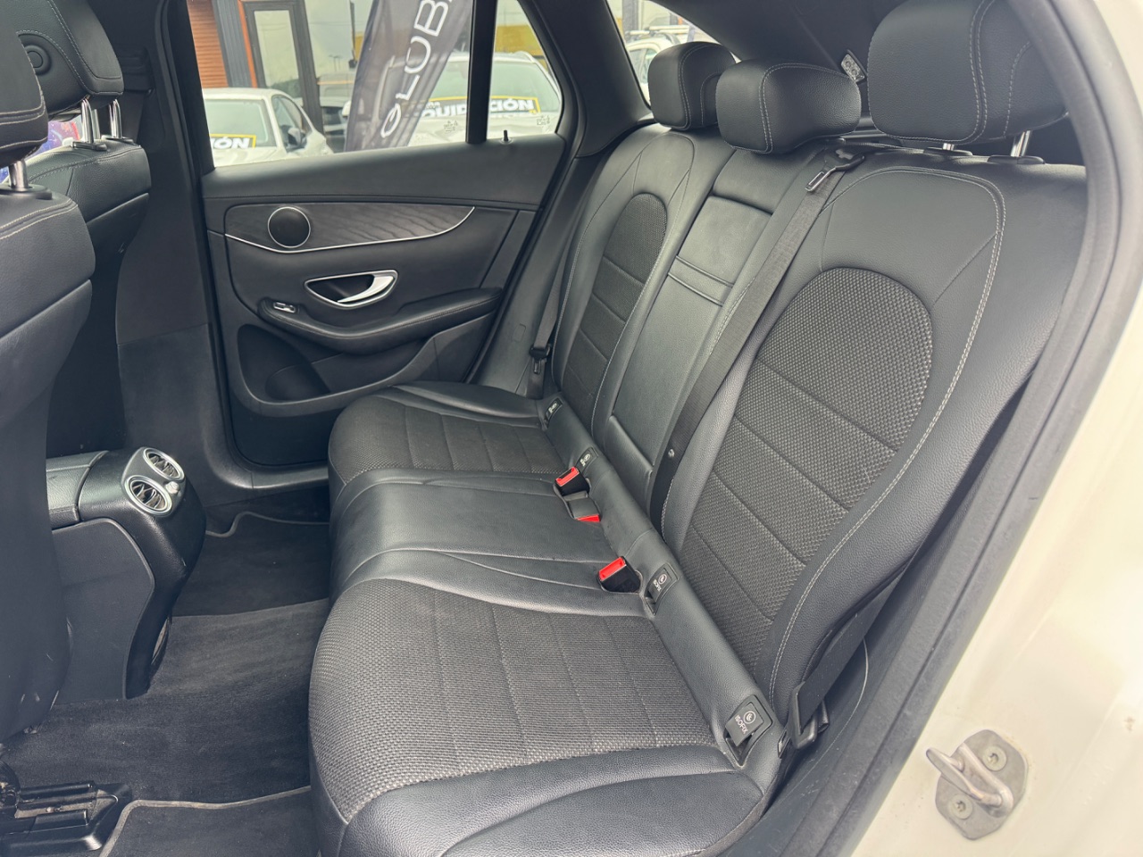 Mercedes-Benz Glc250 — foto 8 de 15