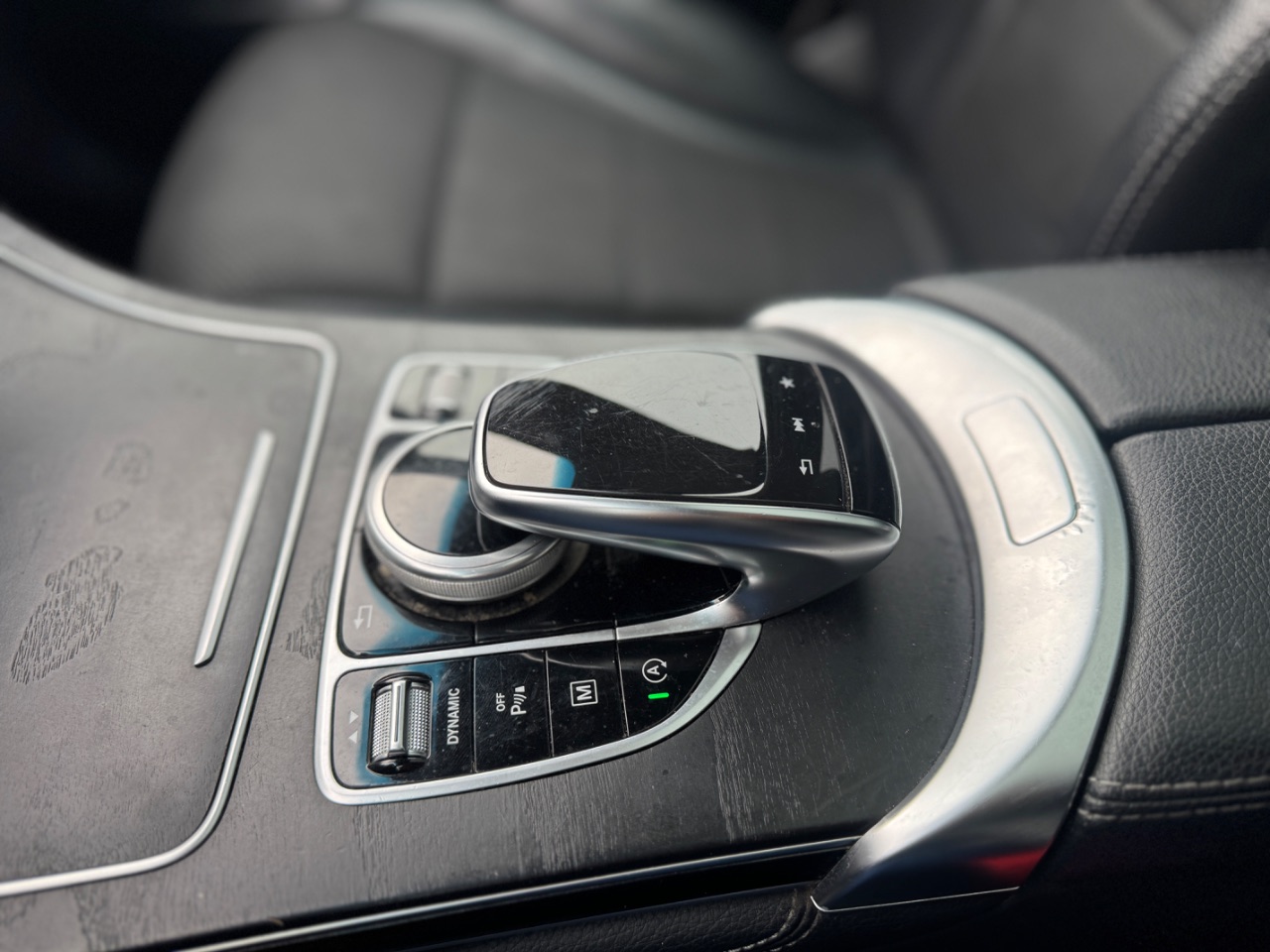 Mercedes-Benz Glc250 — foto 14 de 15