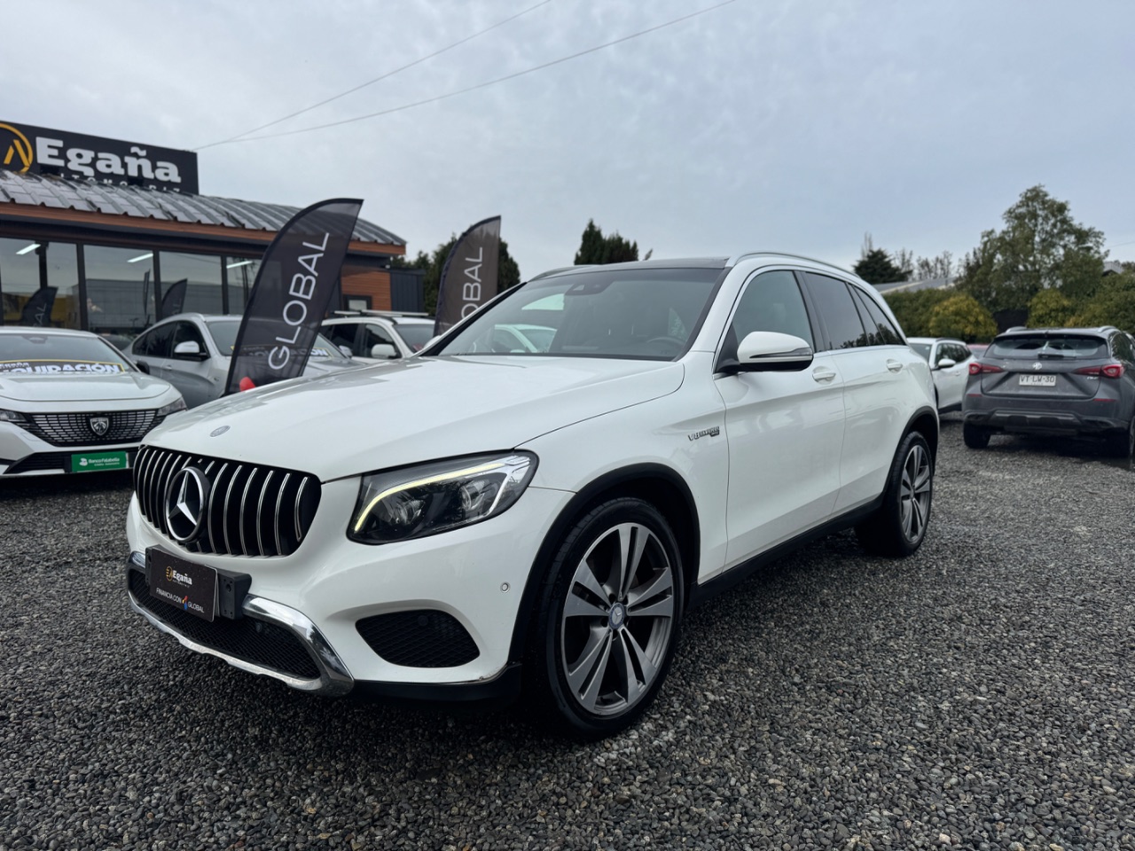 Mercedes-Benz Glc250 — foto 15 de 15