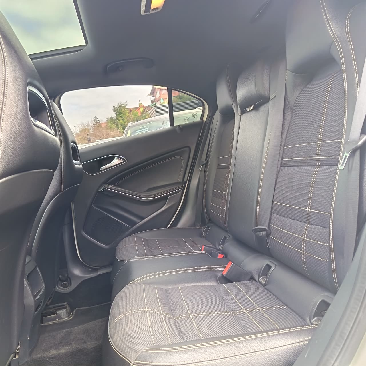 Mercedes-Benz A200D — foto 12 de 15