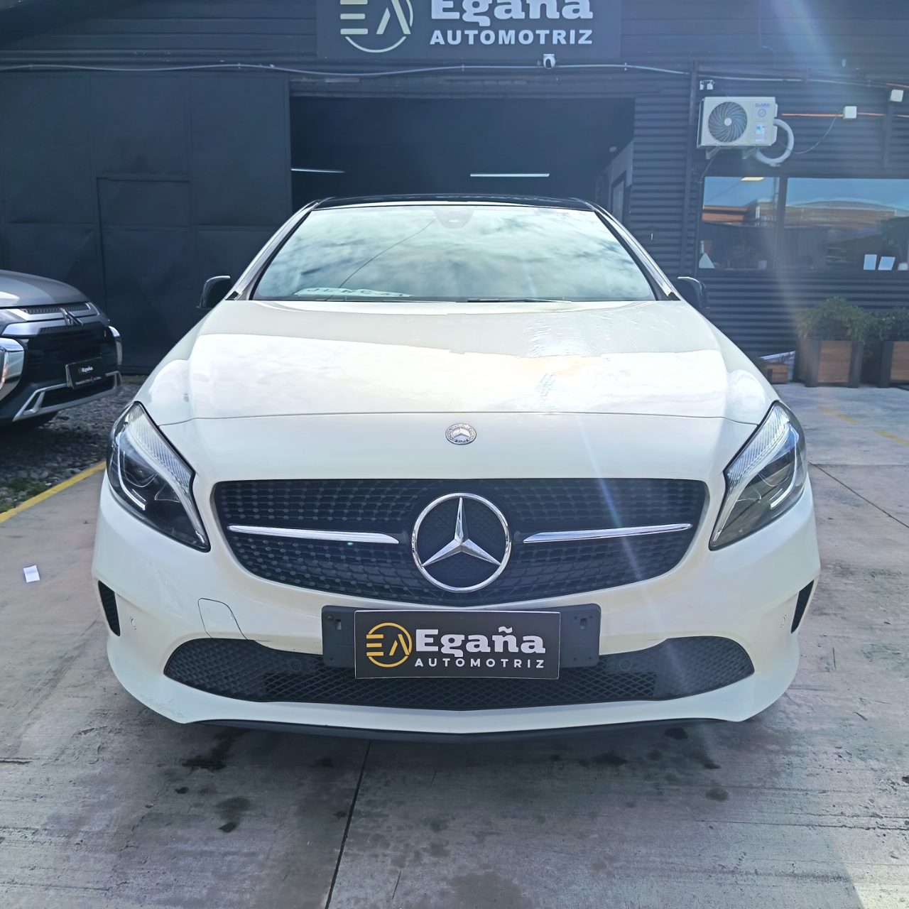 Mercedes-Benz A200 — foto 2 de 15