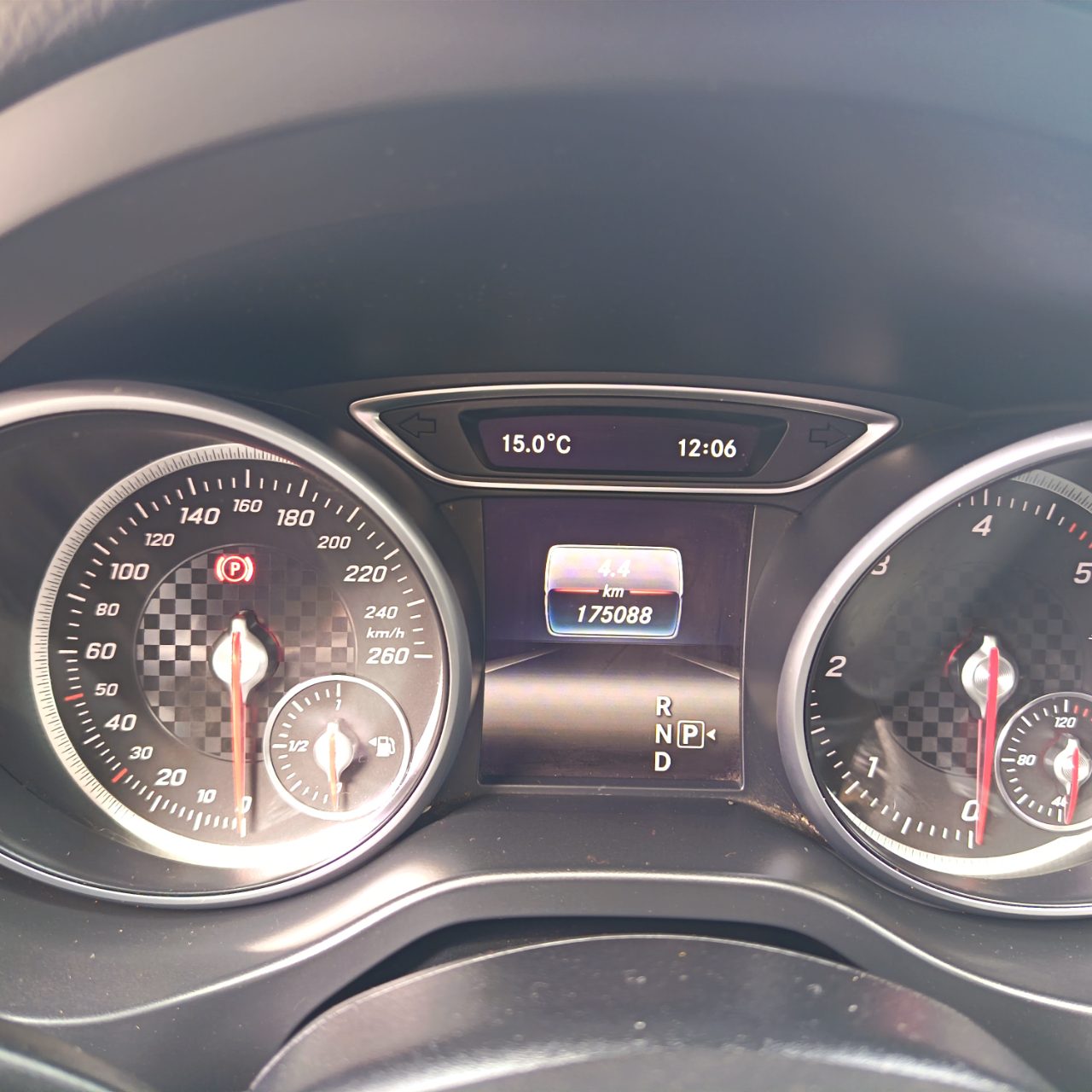 Mercedes-Benz A200 — foto 15 de 15