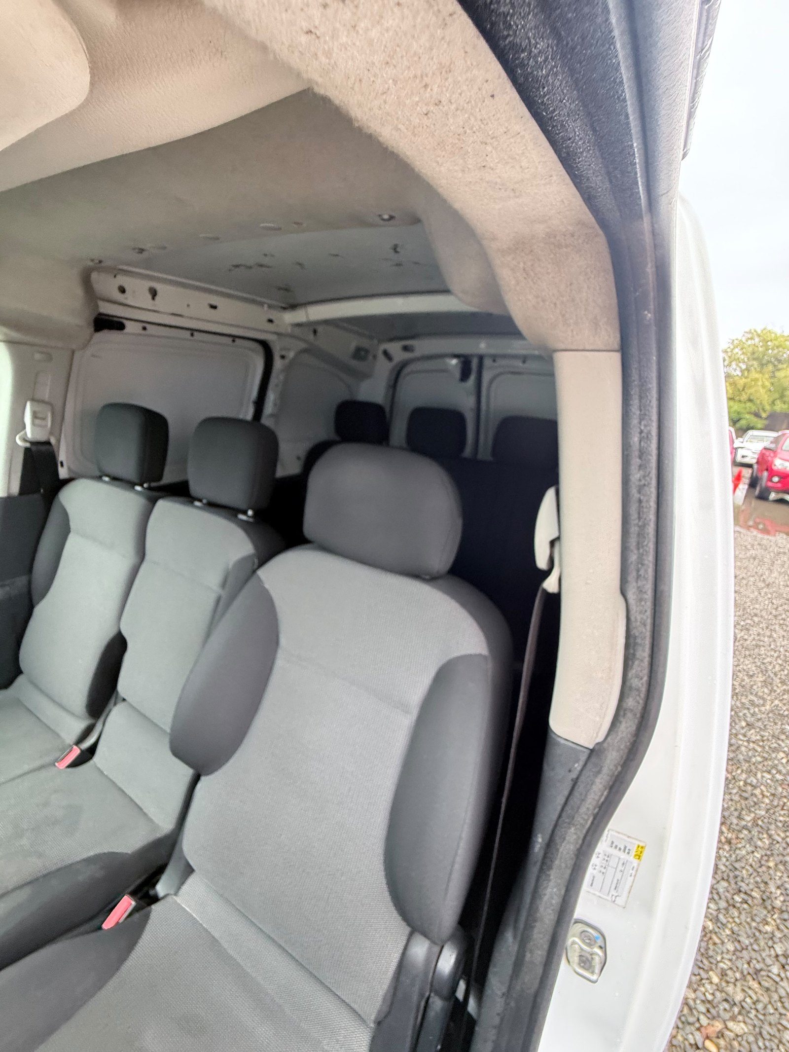 Peugeot Partner — foto 6 de 15