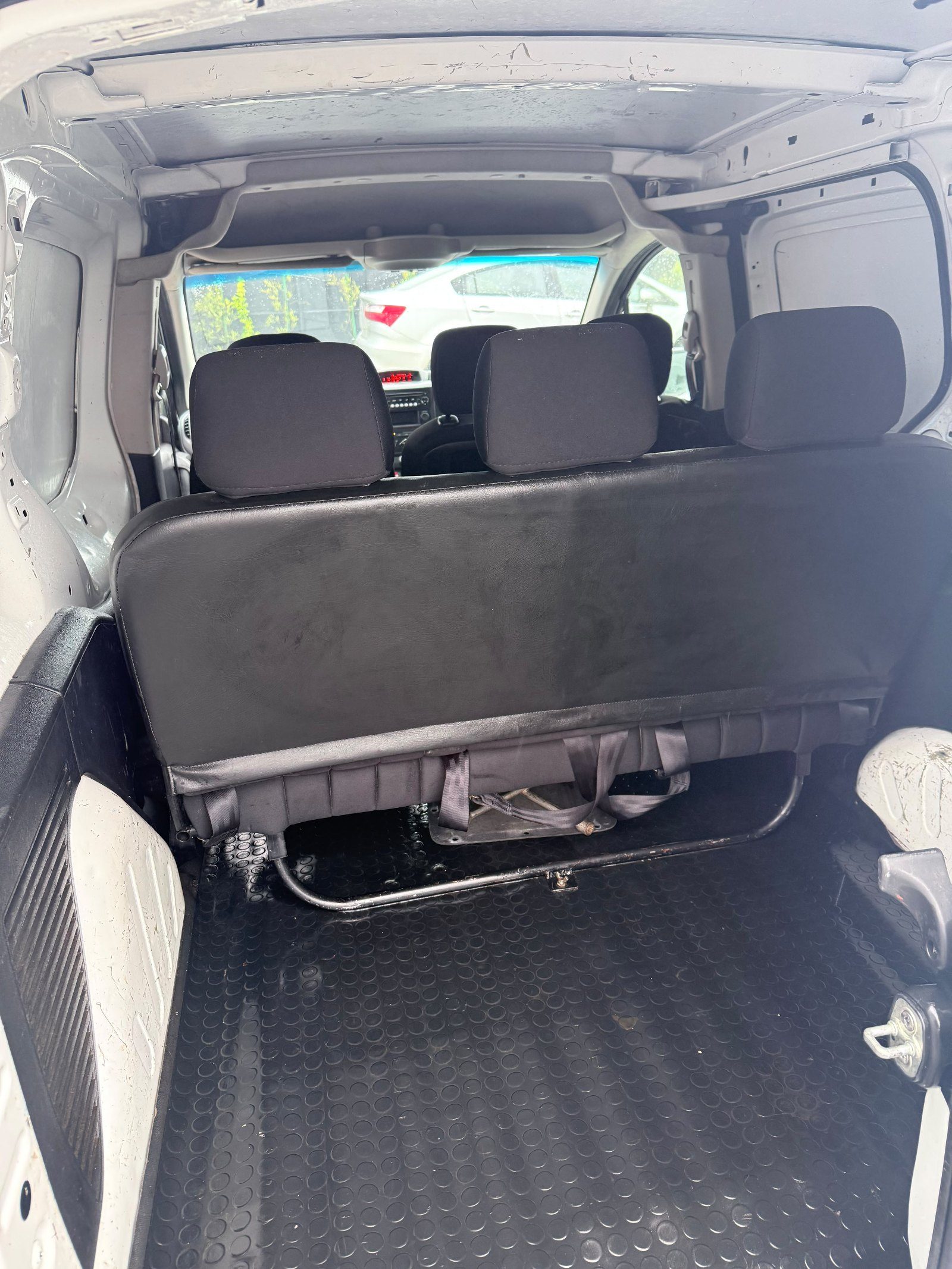 Peugeot Partner — foto 8 de 15