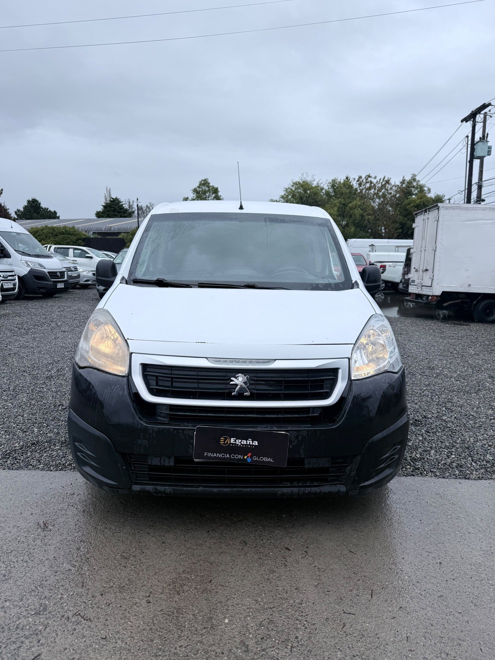 Peugeot Partner — foto 12 de 15