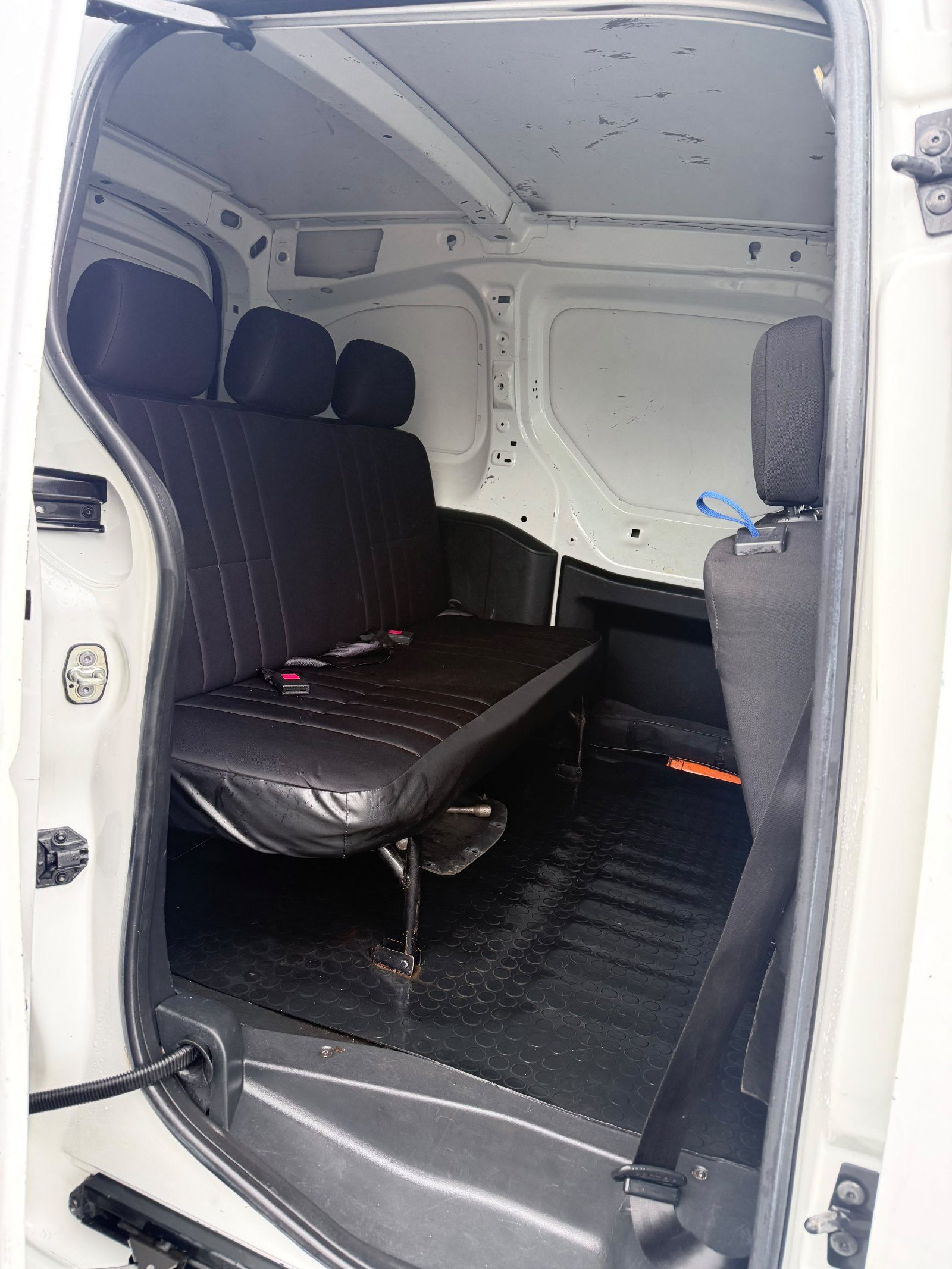 Peugeot Partner — foto 15 de 15