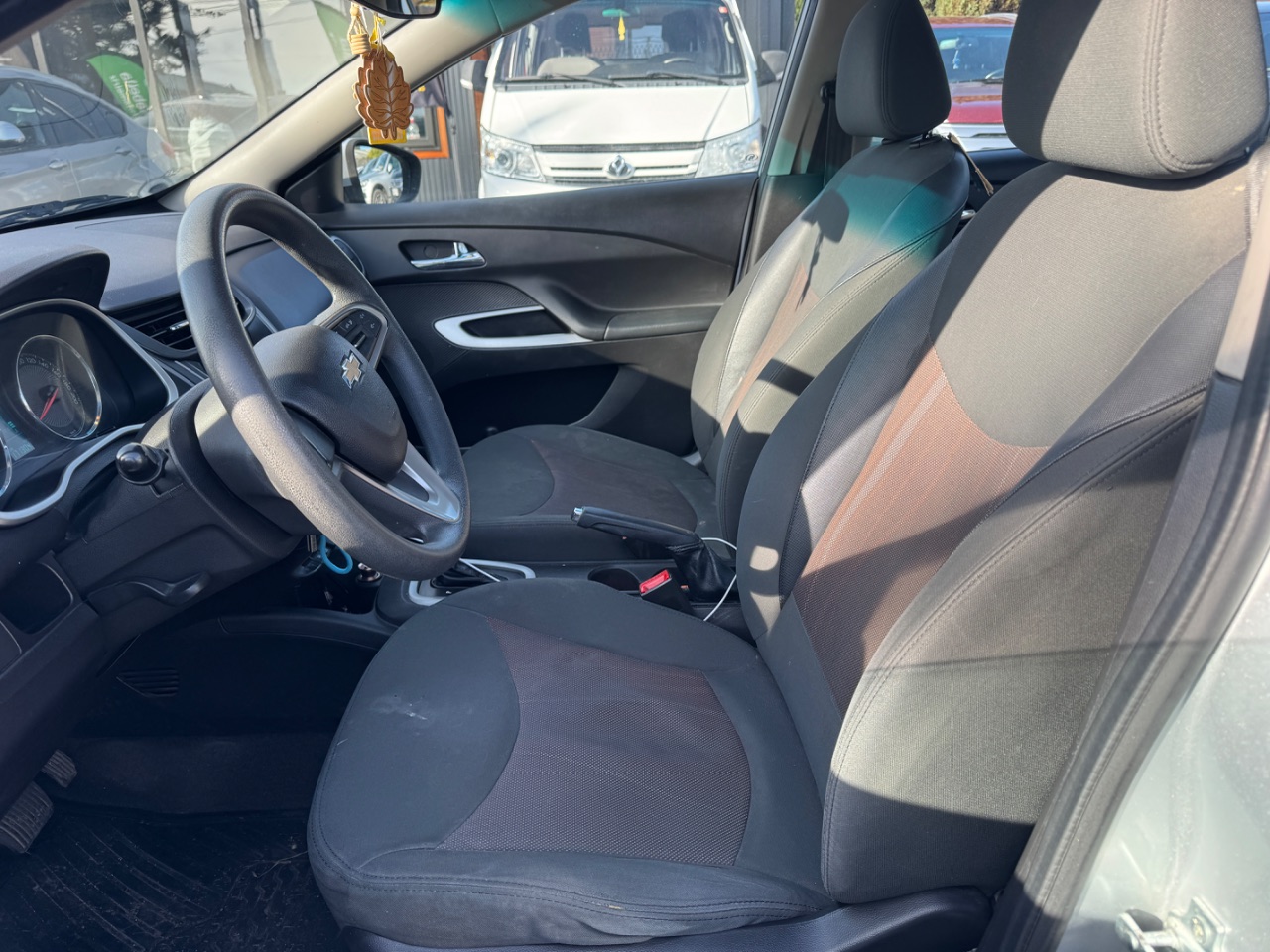 Chevrolet Sail — foto 8 de 14
