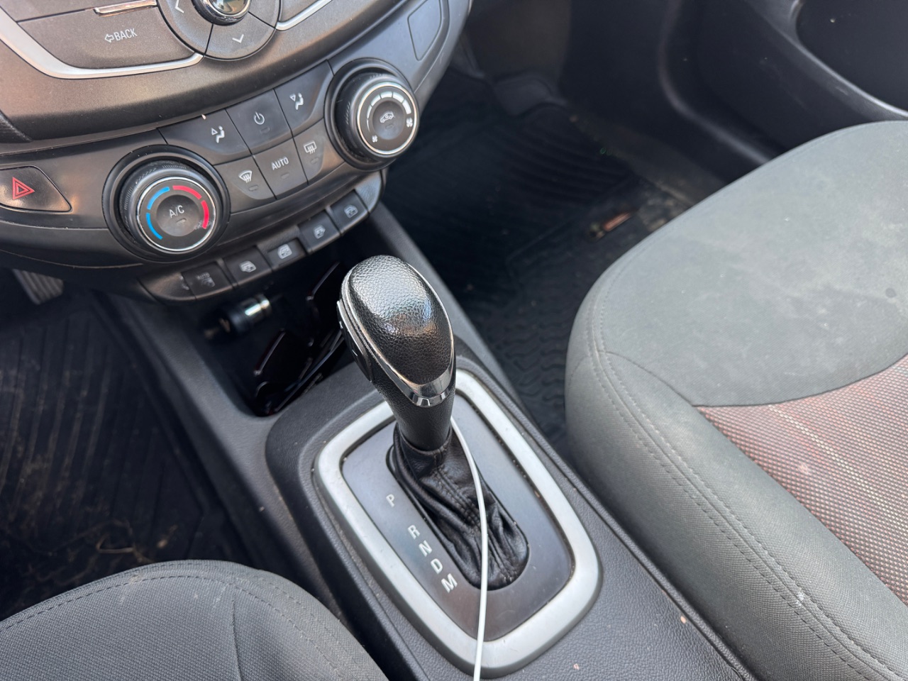 Chevrolet Sail — foto 11 de 14