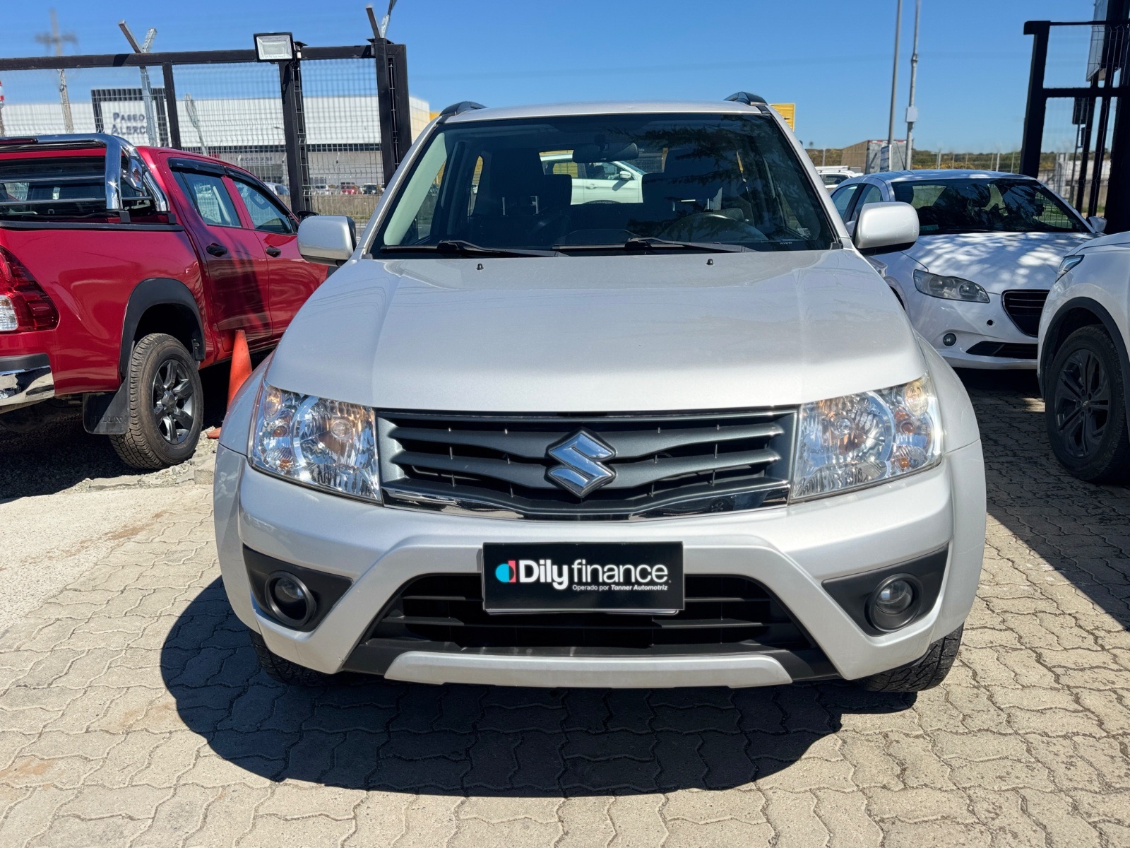 Suzuki Grand Vitara — foto 2 de 13