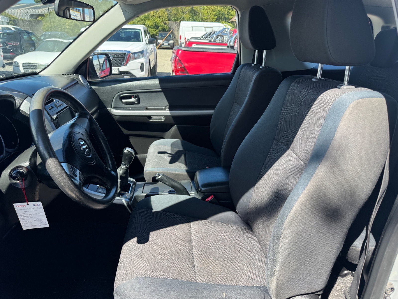 Suzuki Grand Vitara — foto 7 de 13