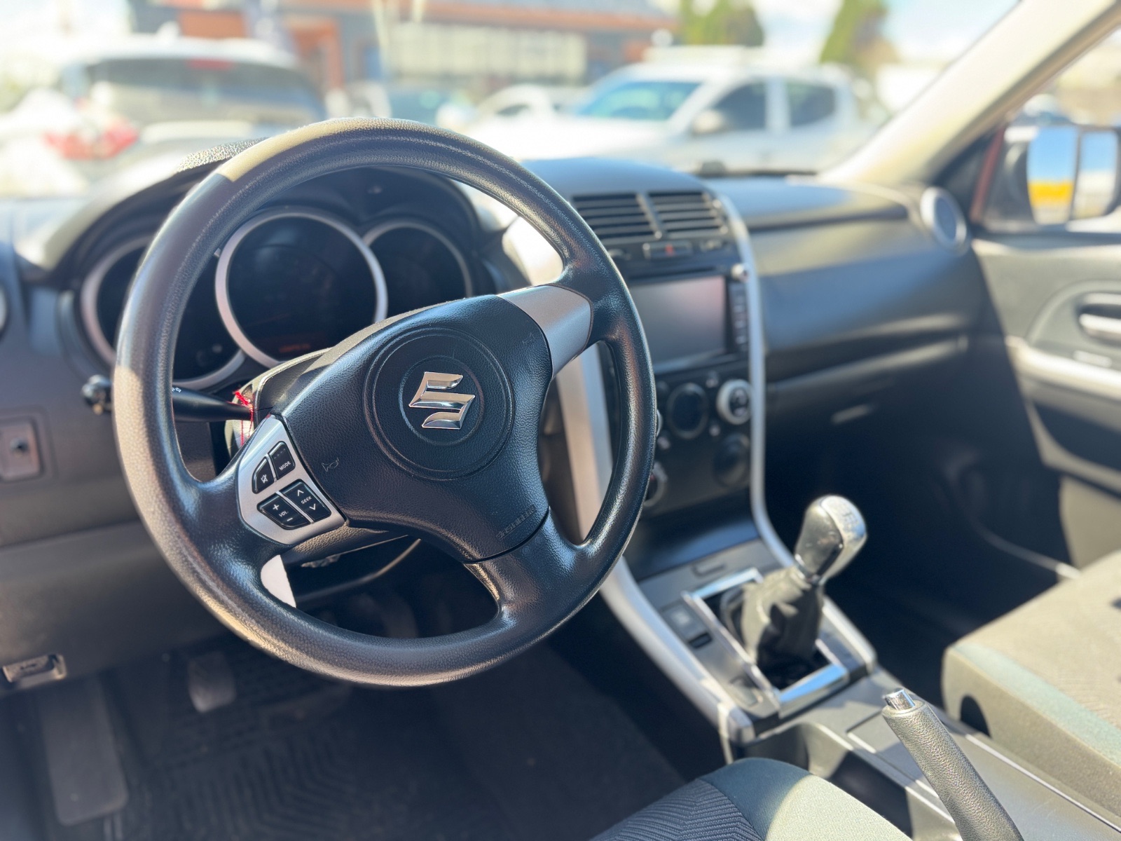 Suzuki Grand Vitara — foto 10 de 13