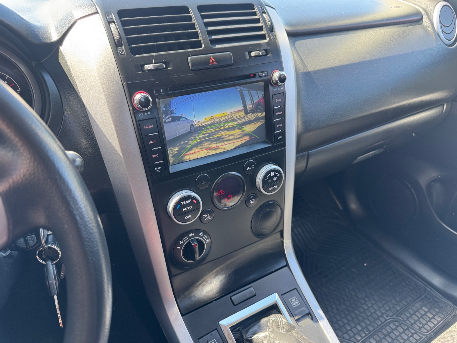 Suzuki Grand Vitara — foto 11 de 13