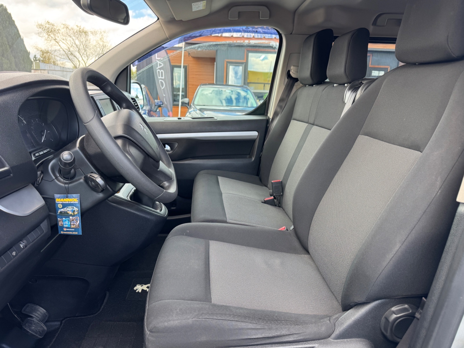 Peugeot Traveller — foto 7 de 14
